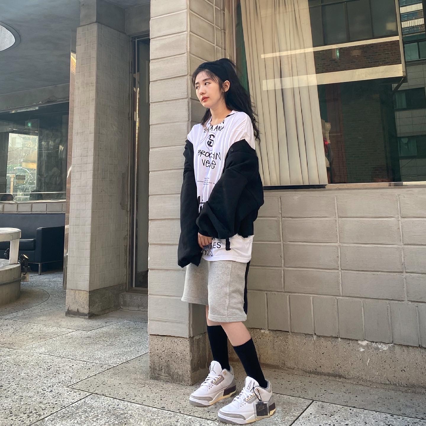 Stussy x Takahiromiyashita The Soloist 40 WT T-Shirt, (W) Jordan 3 x A Ma Maniere Retro SP 착용 스타일