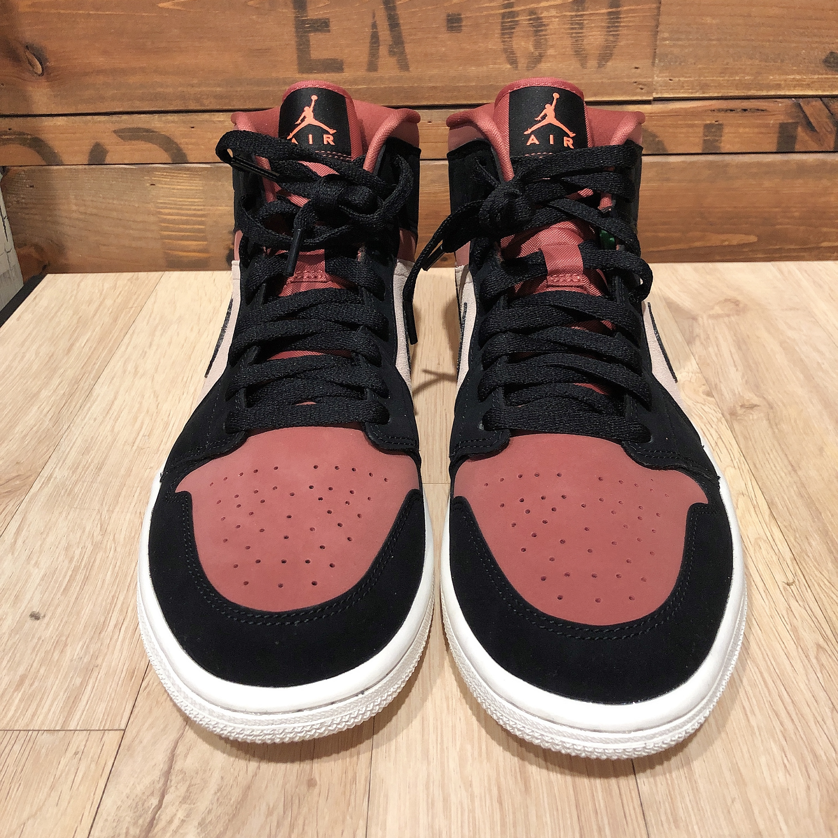 (W) Jordan 1 Mid Burgundy Dusty Pink 착용 스타일 - 2