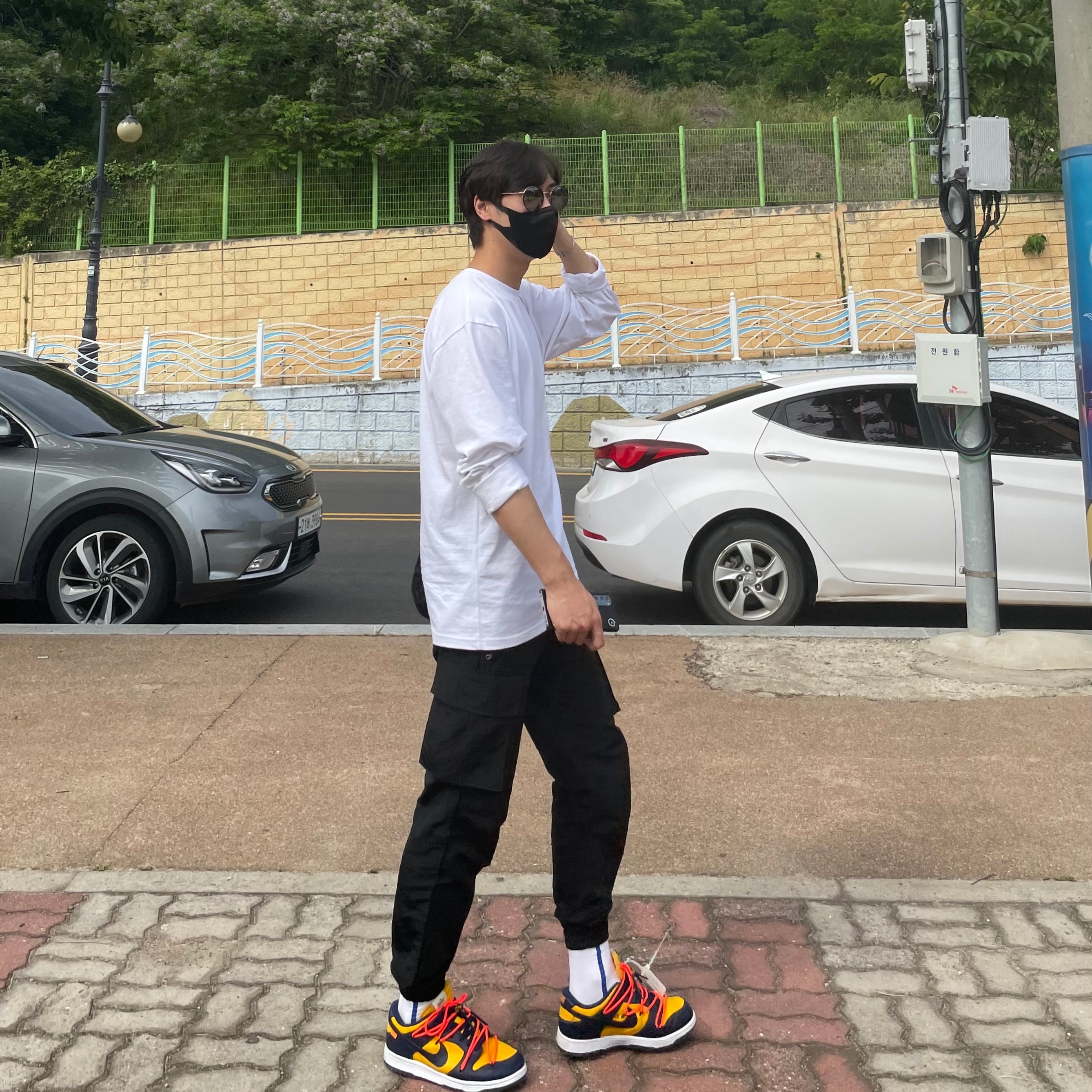 Nike x Off-White Dunk Low University Gold Midnight Navy 착용 스타일