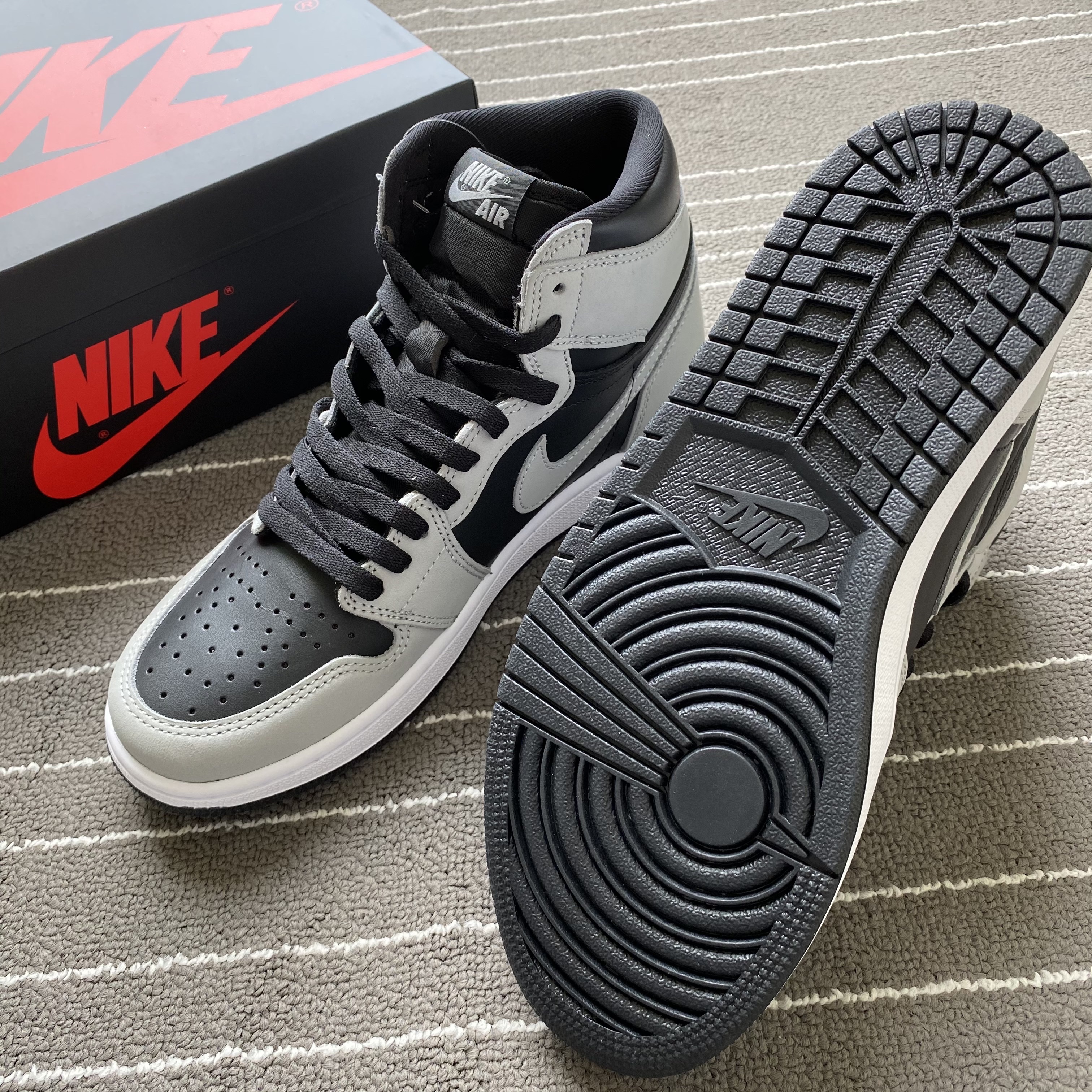 Jordan 1 Retro High OG Shadow 2.0 착용 스타일 - 5