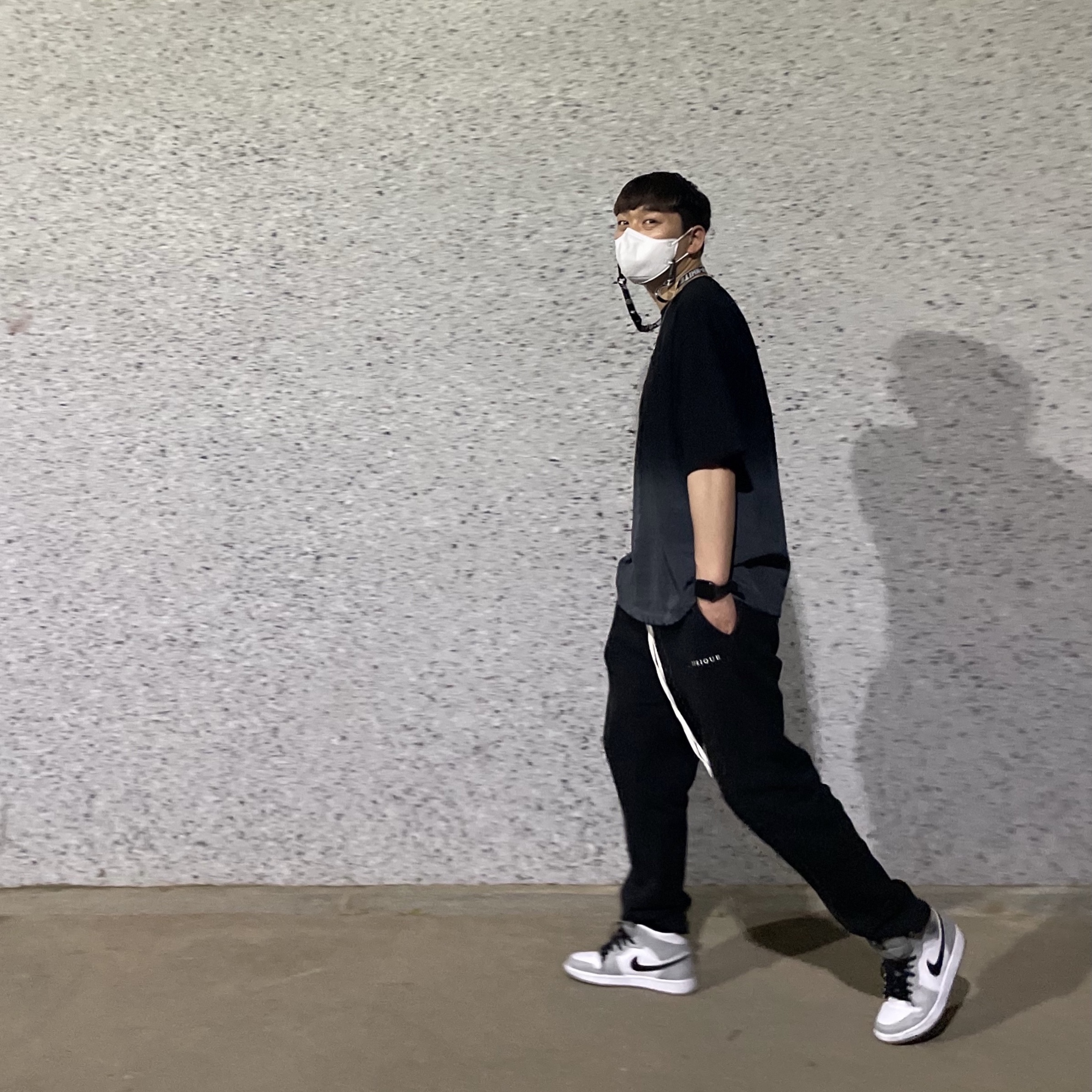 Jordan 1 Mid Light Smoke Grey 착용 스타일
