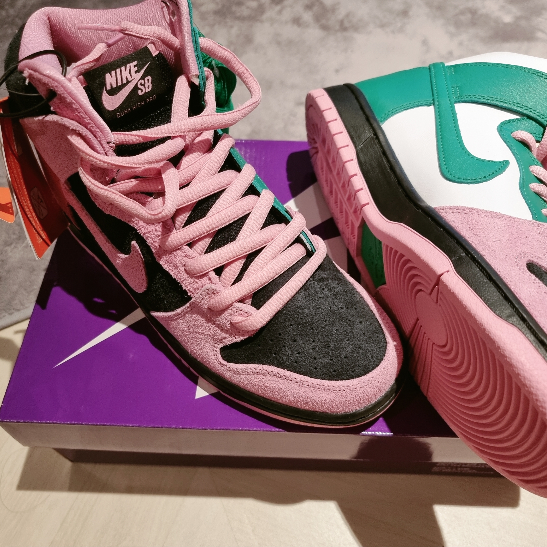 Nike SB Dunk High Pro Invert Celtics 착용 스타일 - 2