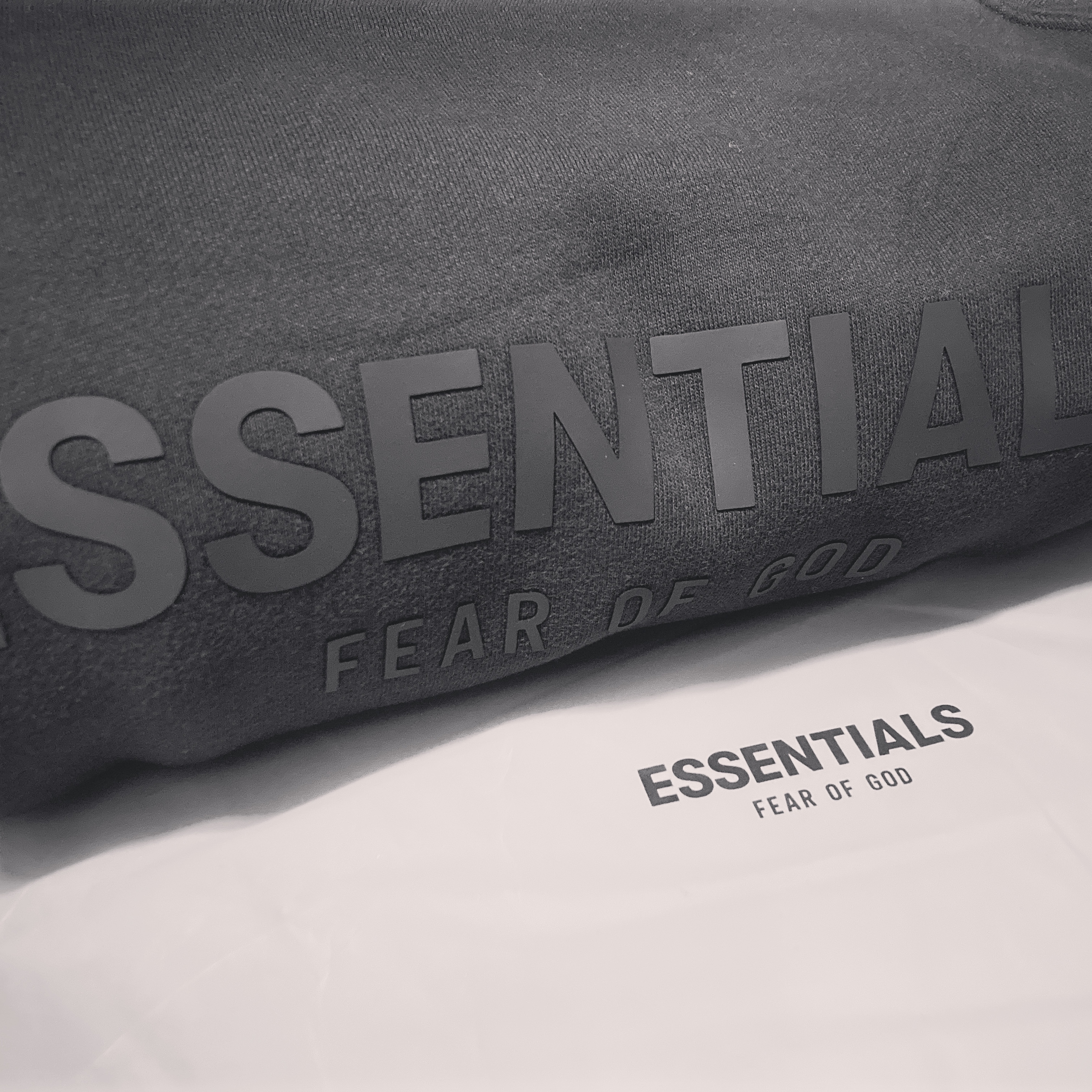 Essentials Pull-Over Hoodie Black - 21SS 착용 스타일 - 2