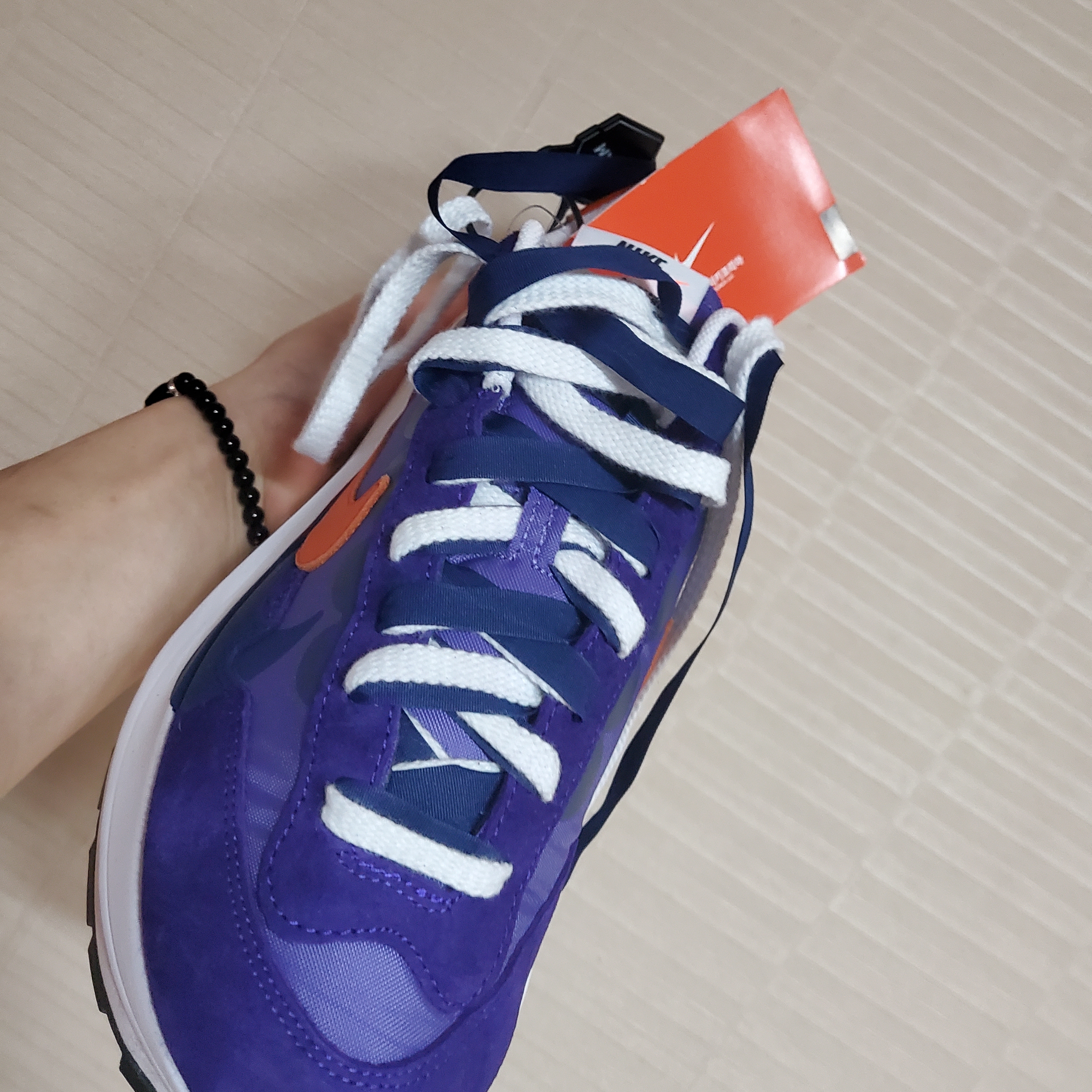 Nike x Sacai VaporWaffle Dark Iris 착용 스타일 - 1