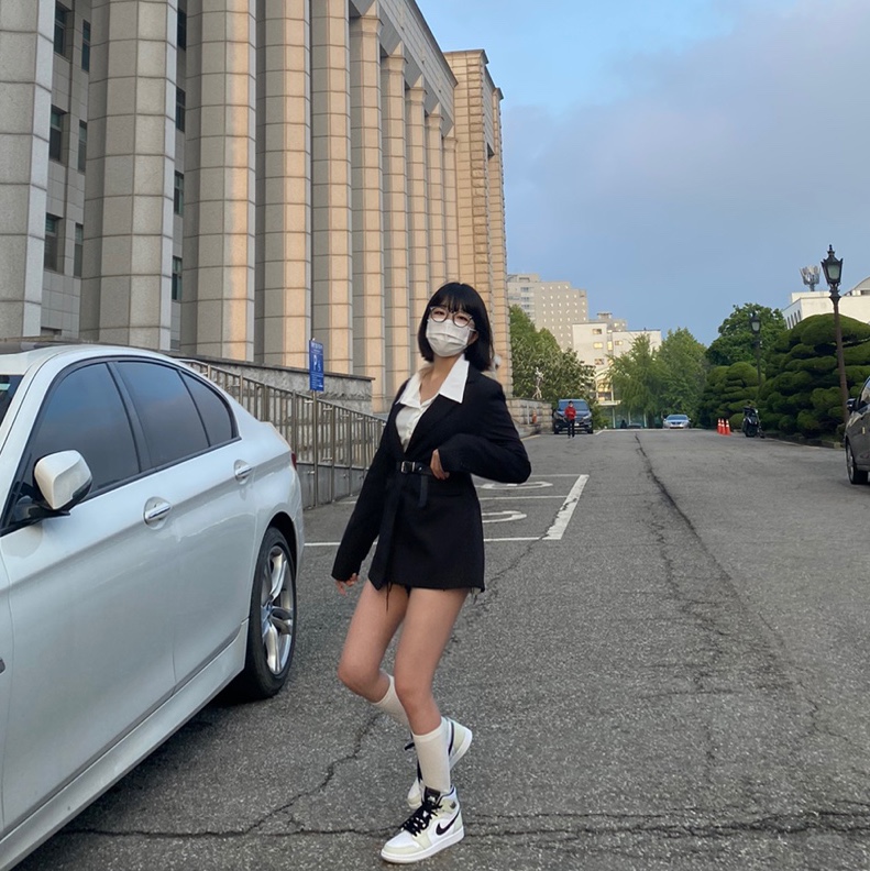 (W) Jordan 1 Zoom Air CMFT Light Bone 착용 스타일 - 3