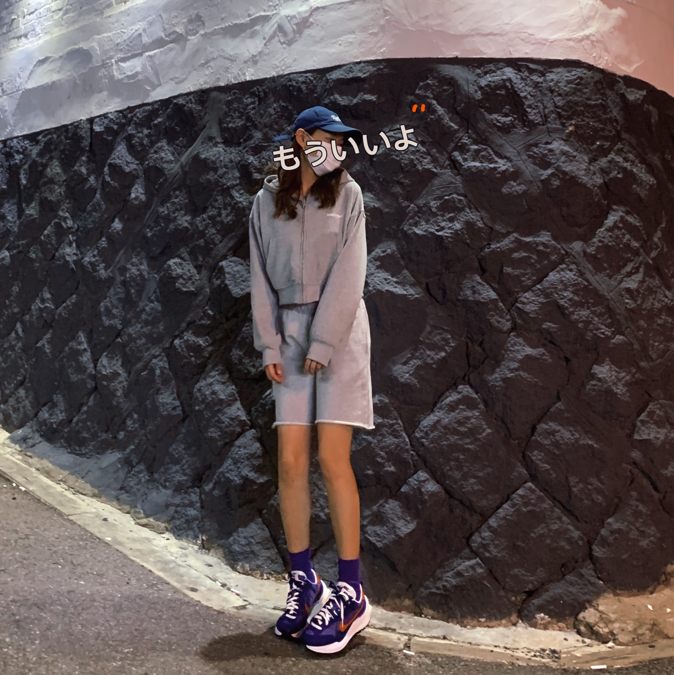 Nike x Sacai VaporWaffle Dark Iris 착용 스타일 - 2