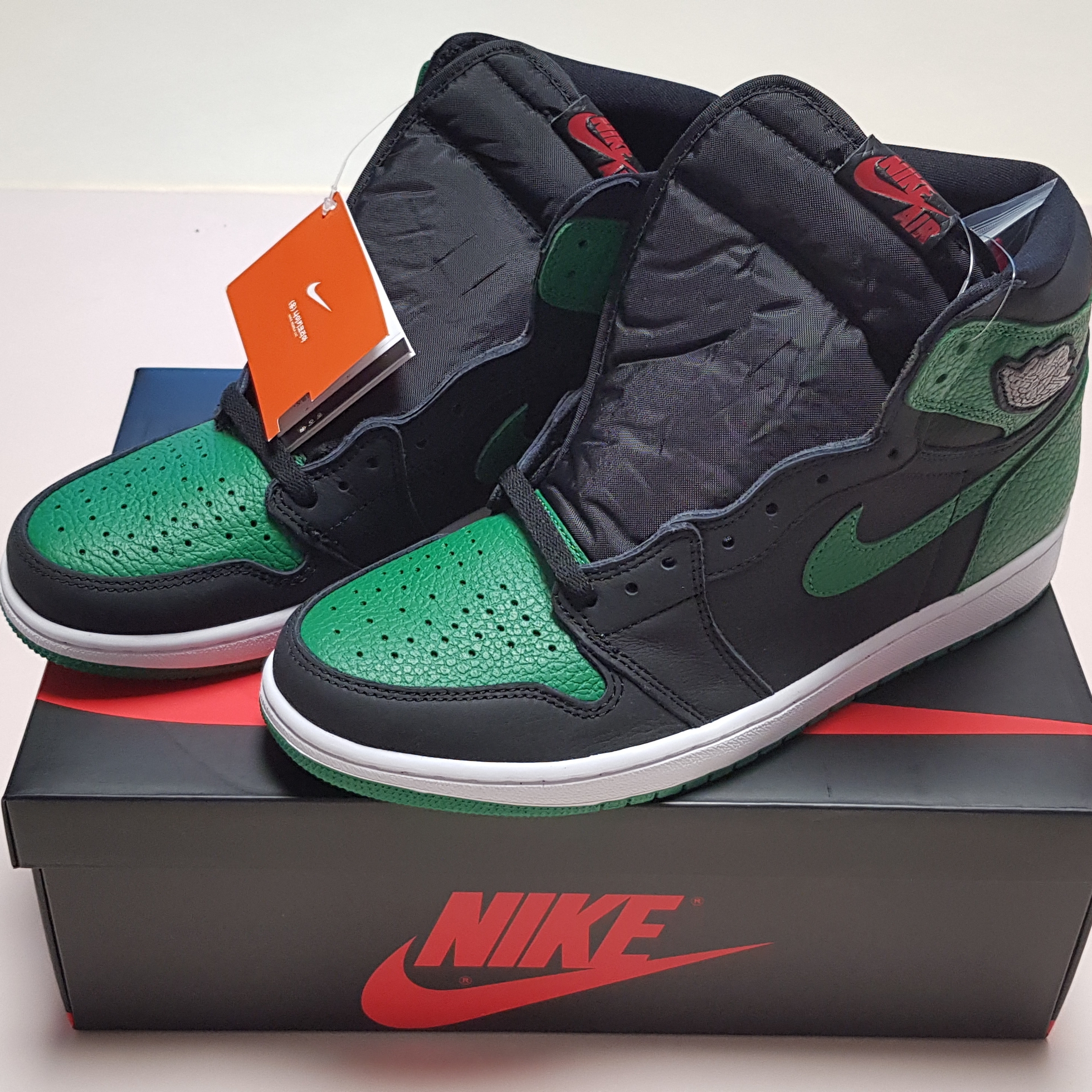 Jordan 1 Retro High OG Pine Green Black 착용 스타일