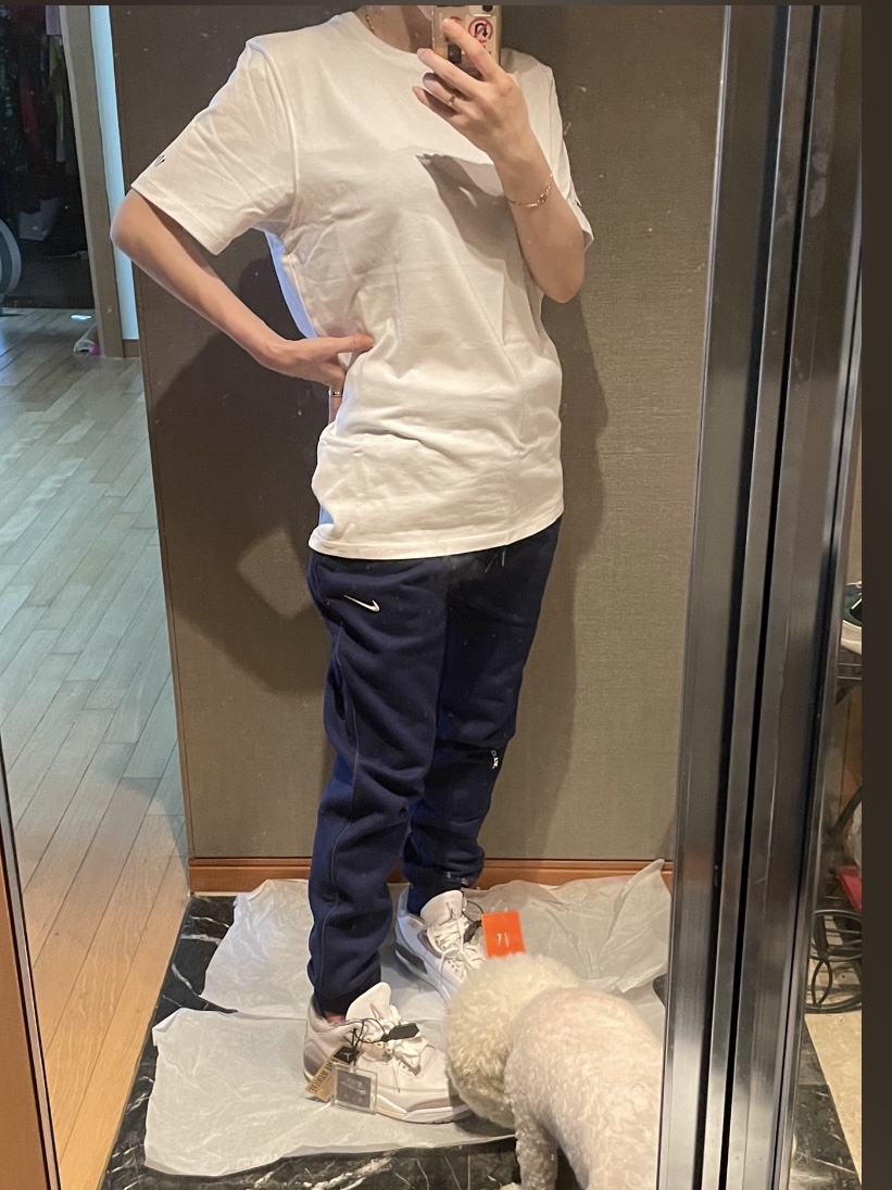 Nike x Drake Nocta Cardinal Stock Essential T-Shirt White - Asia, Nike x Drake Nocta Cardinal Stock Essential T-Shirt Navy - Asia 착용 스타일 - 1