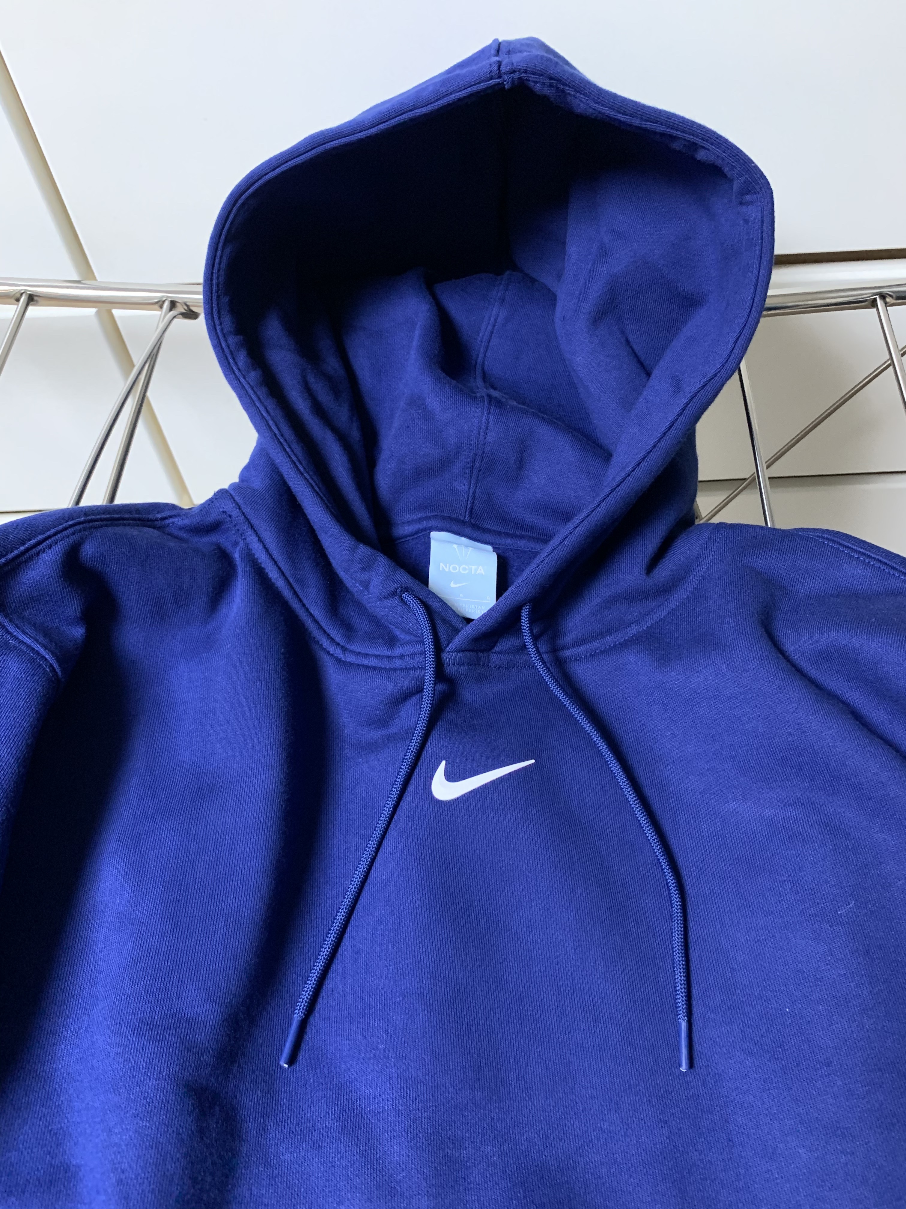 Nike x Drake Nocta Cardinal Stock Essential Hoodie Navy - US/EU 착용 스타일 - 3