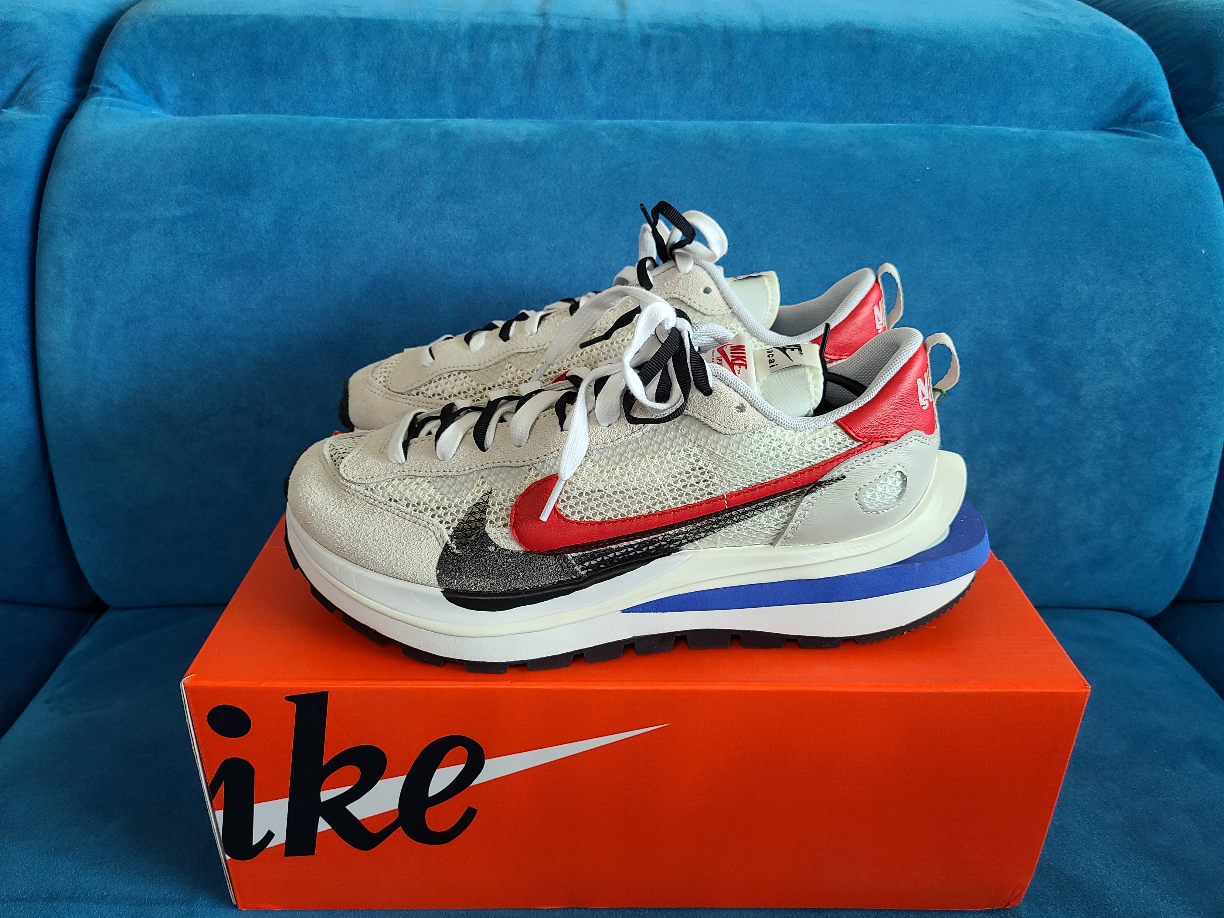 Nike x Sacai VaporWaffle Royal Fuchsia 착용 스타일 - 1