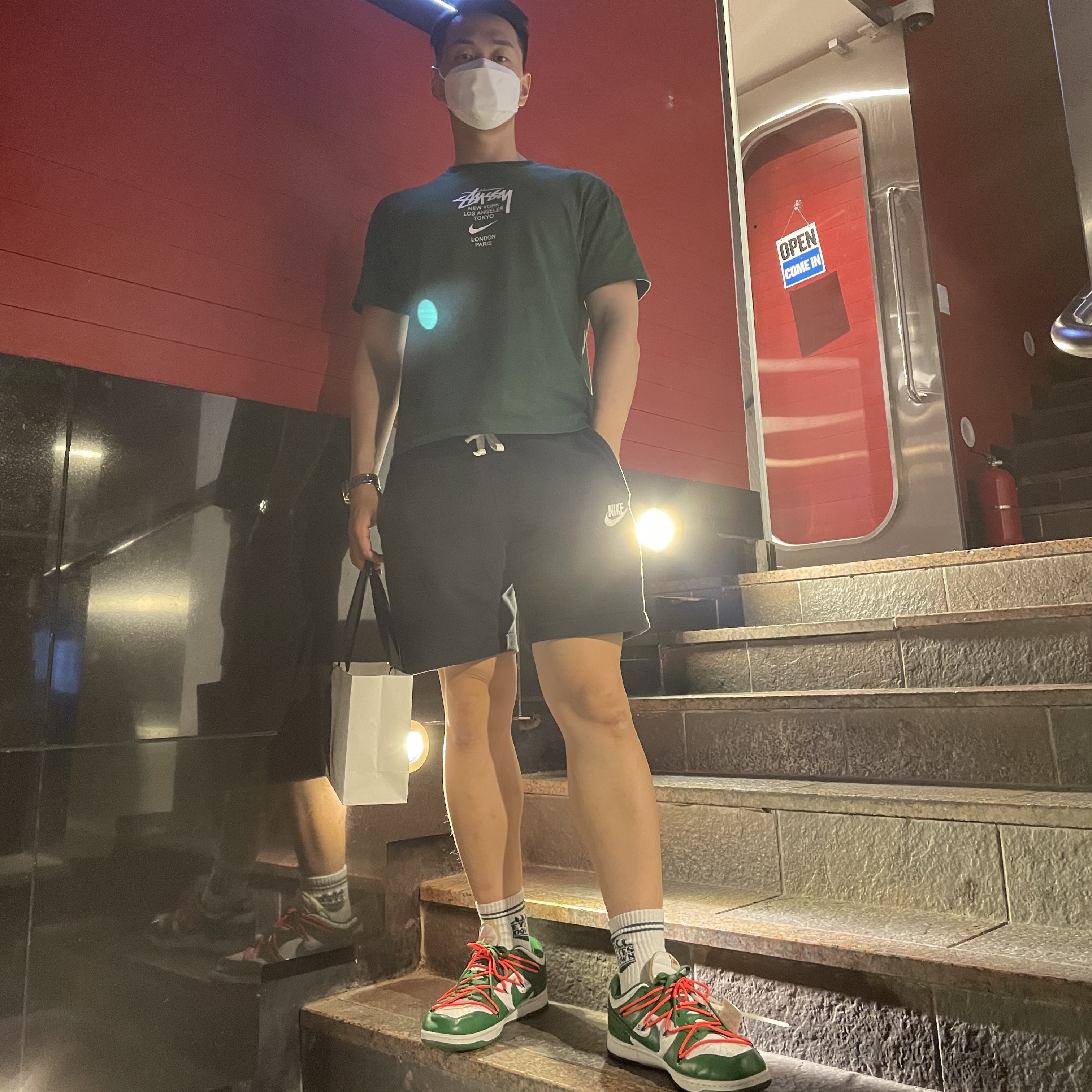 Nike x Off-White Dunk Low Pine Green, Nike x Stussy WT T-Shirt Green - Asia 착용 스타일