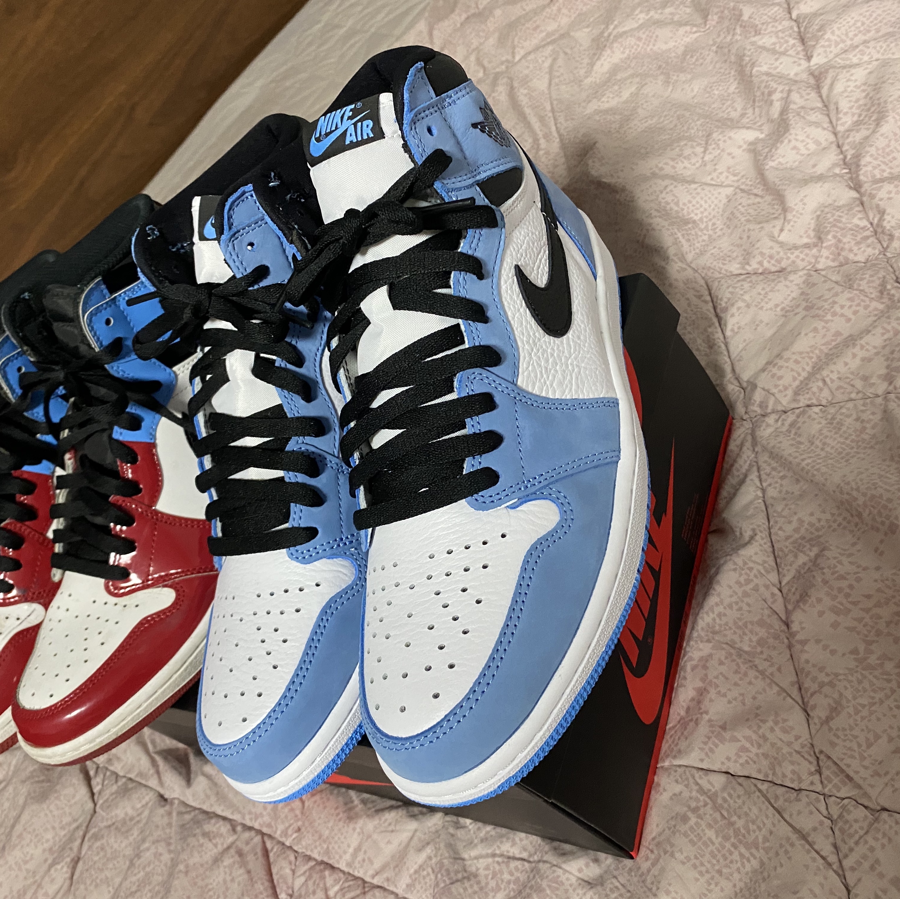 Jordan 1 Retro High Fearless UNC Chicago, Jordan 1 Retro High OG University Blue 착용 스타일