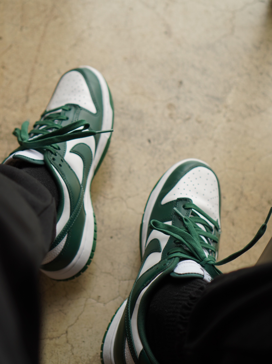 Nike Dunk Low Retro Varsity Green 착용 스타일