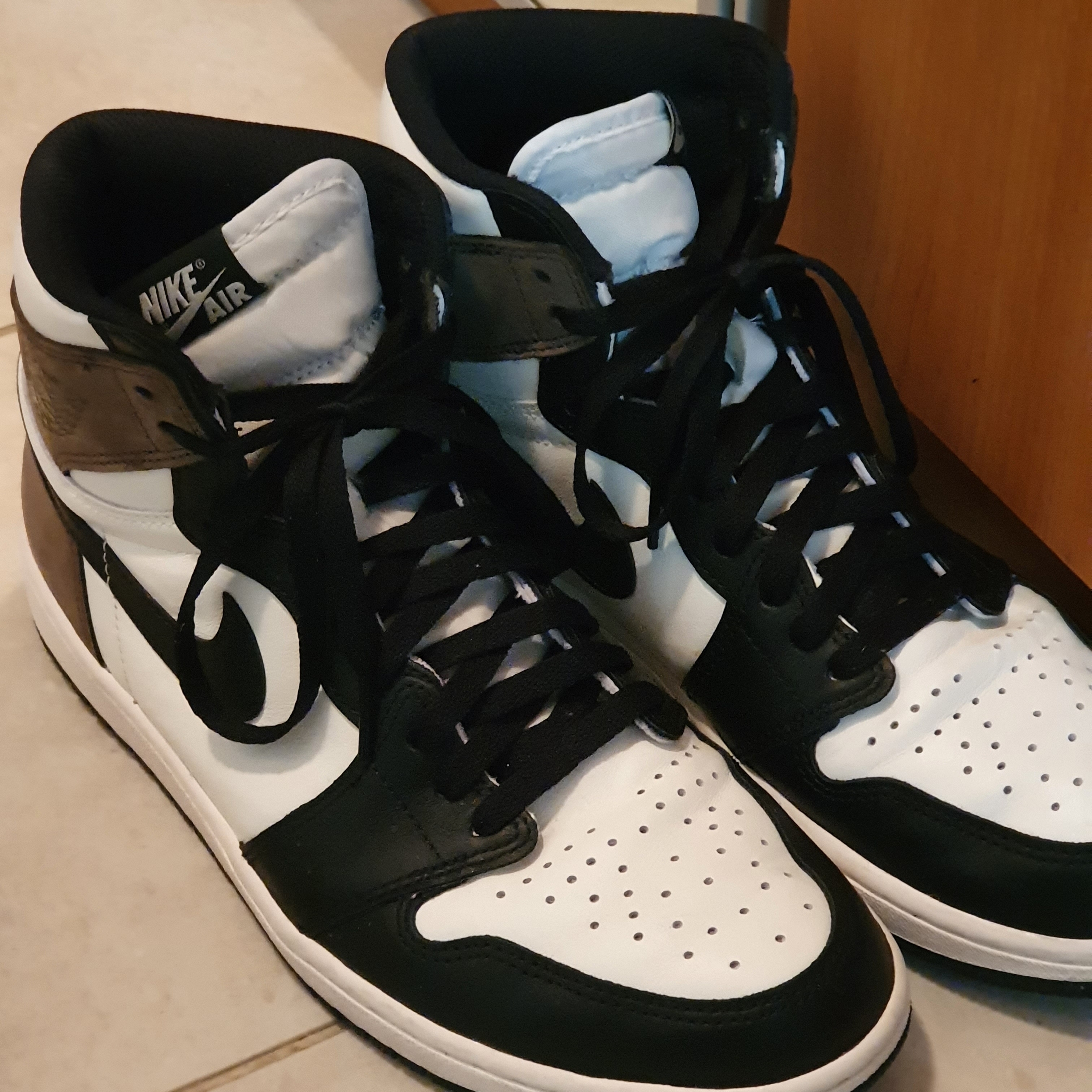 Jordan 1 Retro High OG Black Mocha 착용 스타일