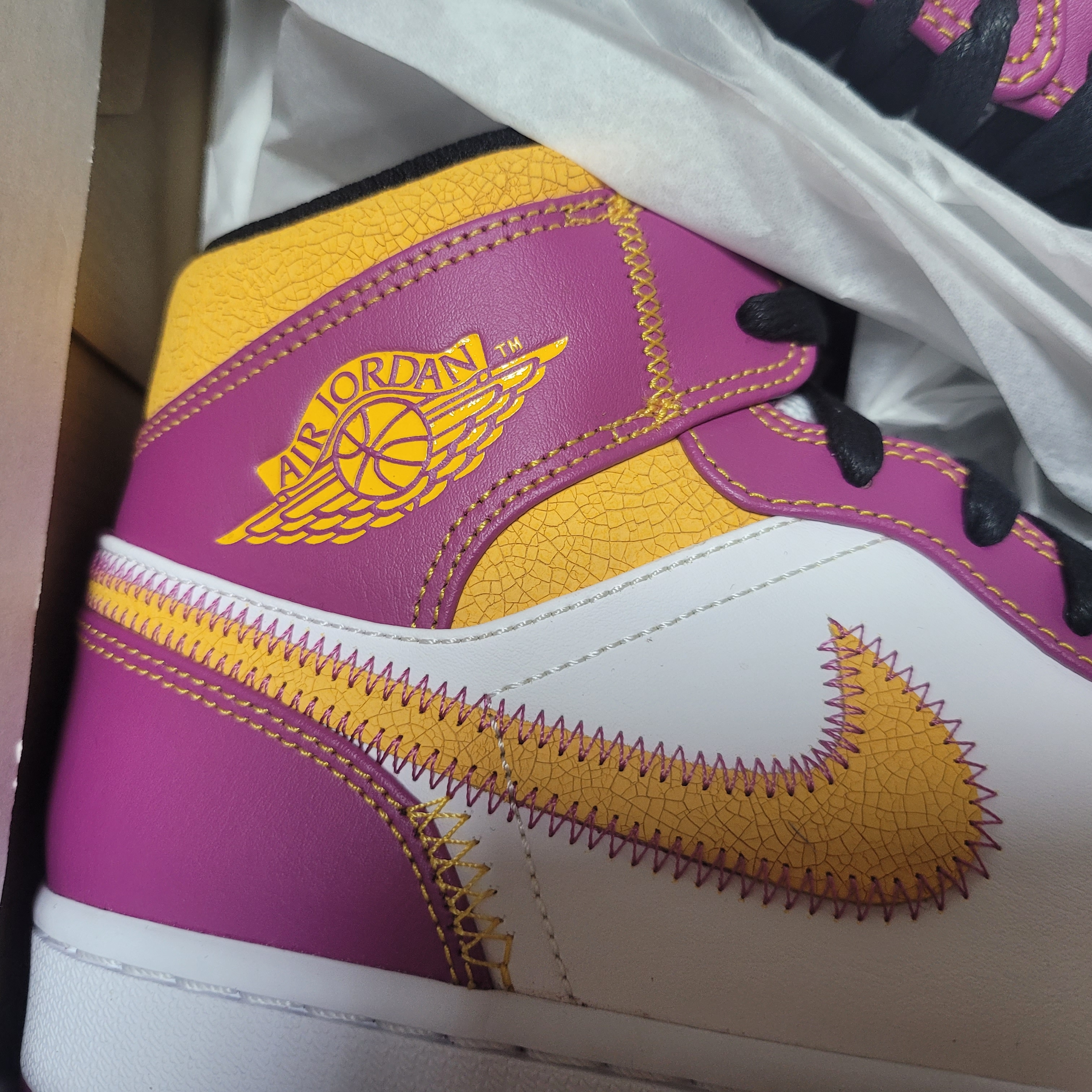Jordan 1 Mid DOD Familia 착용 스타일 - 4