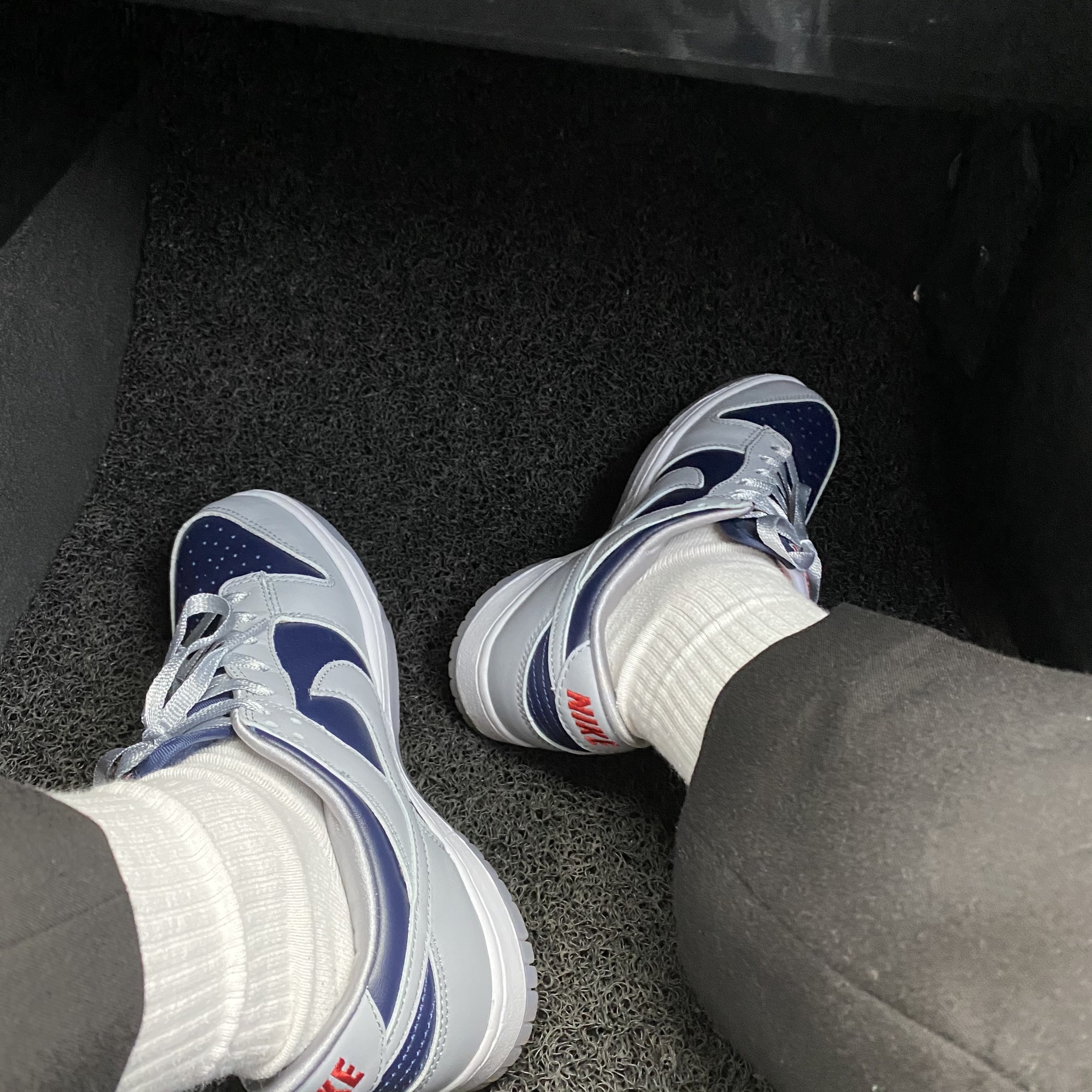 (W) Nike Dunk Low SP College Navy 착용 스타일 - 1