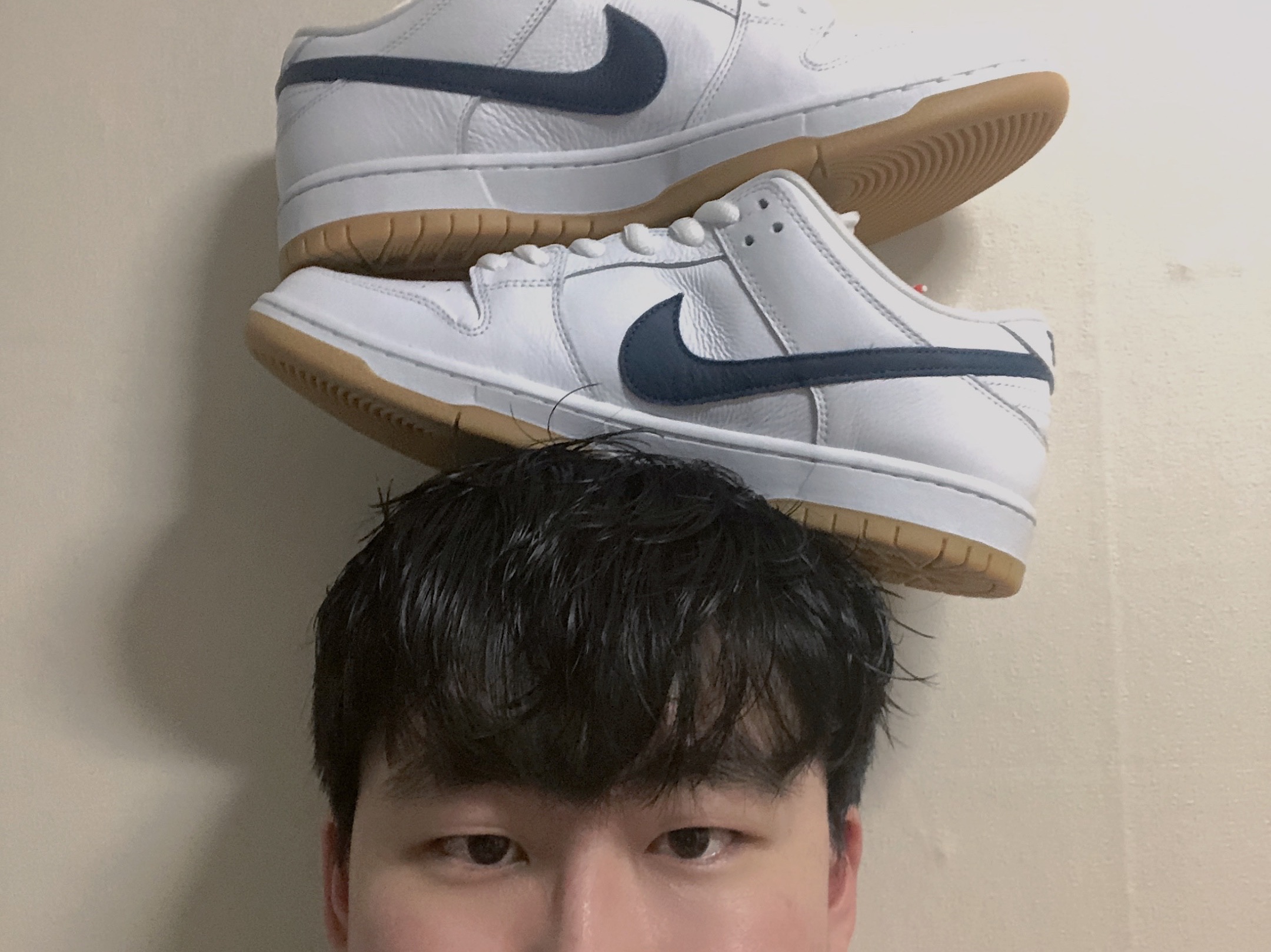 Nike SB Dunk Low Pro ISO Orange Label White Navy 착용 스타일