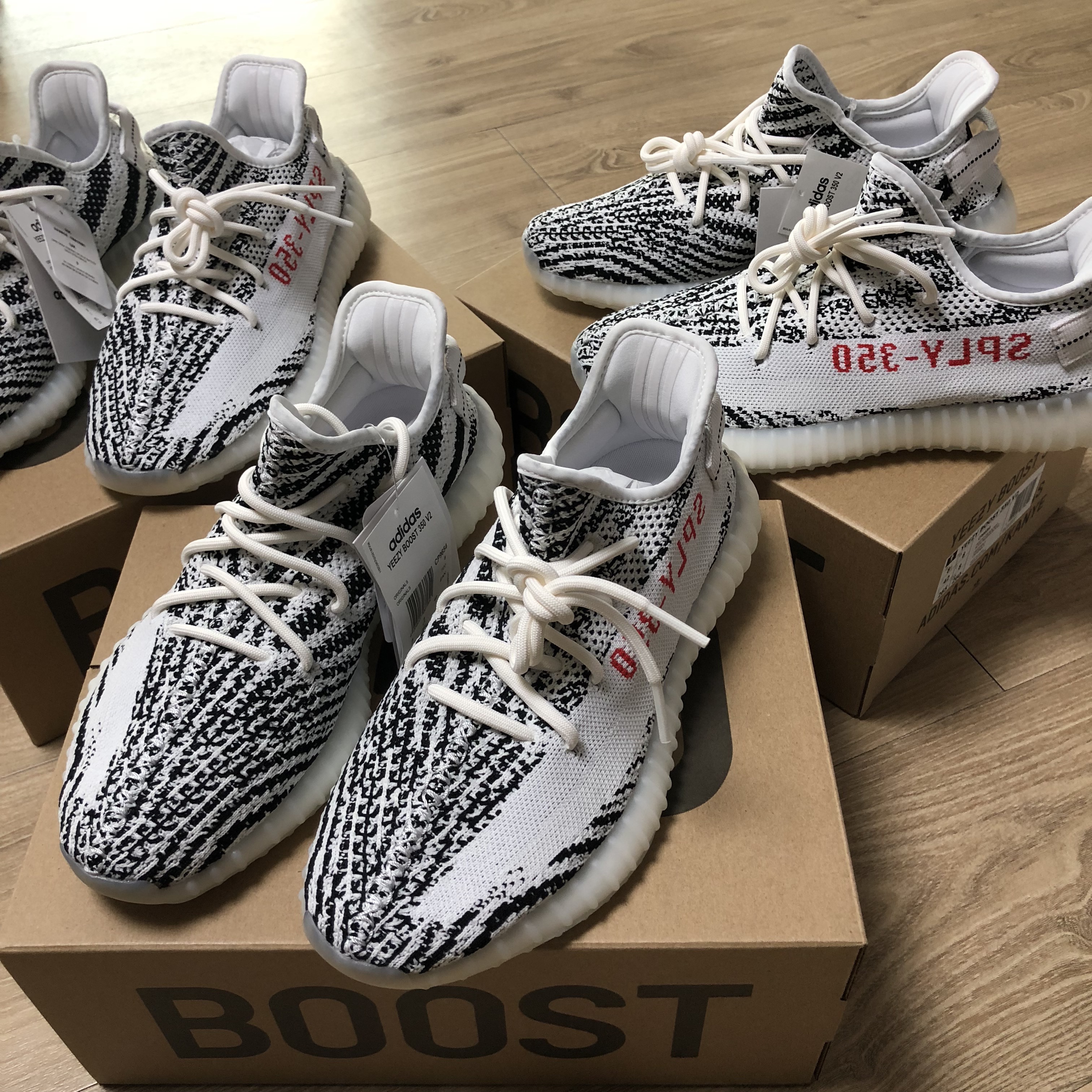 Adidas Yeezy Boost 350 V2 Zebra 2017/2019/2020 착용 스타일 - 1