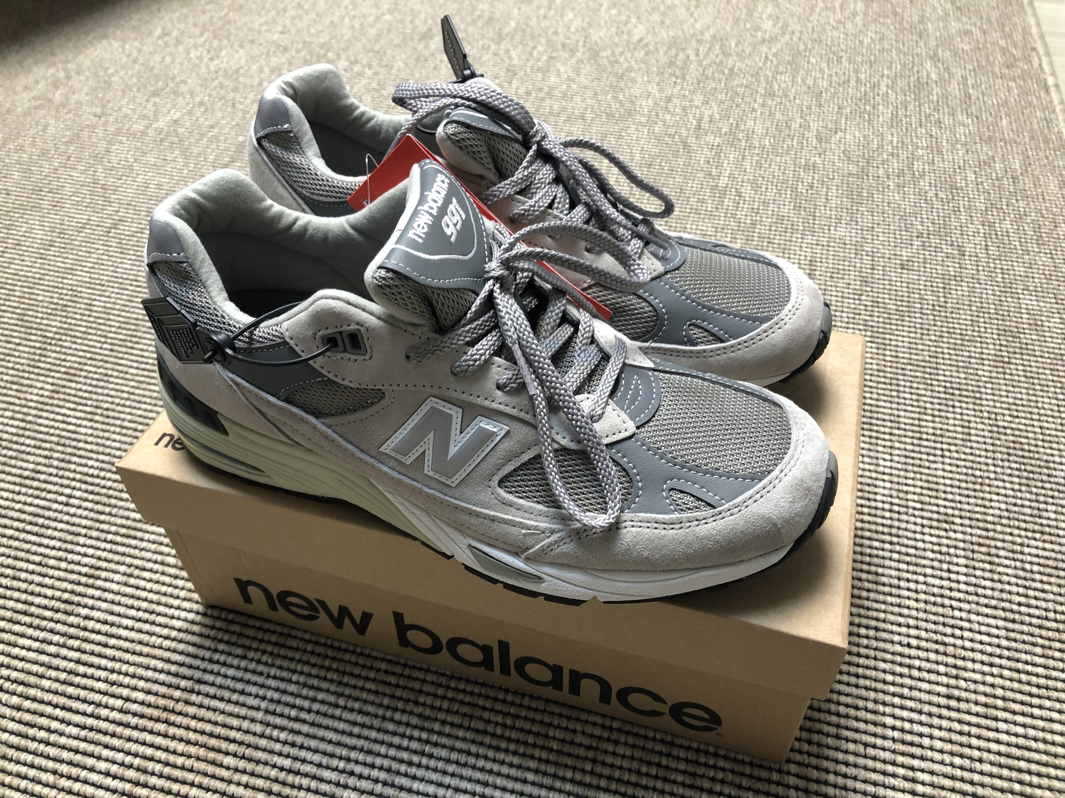 New Balance 991 Made in UK Grey 착용 스타일 - 2