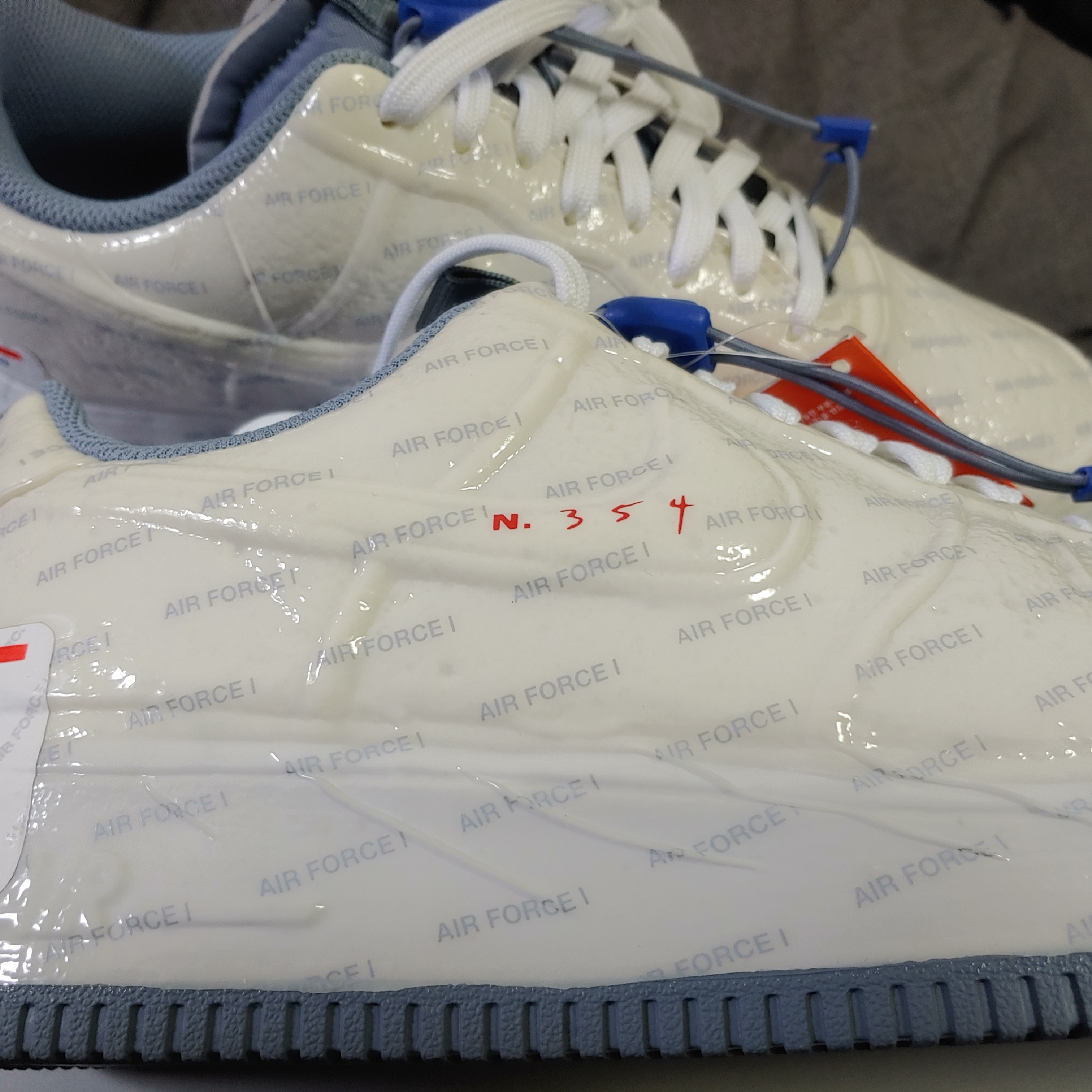 Nike Air Force 1 Low Experimental Postal Ghost 착용 스타일 - 3