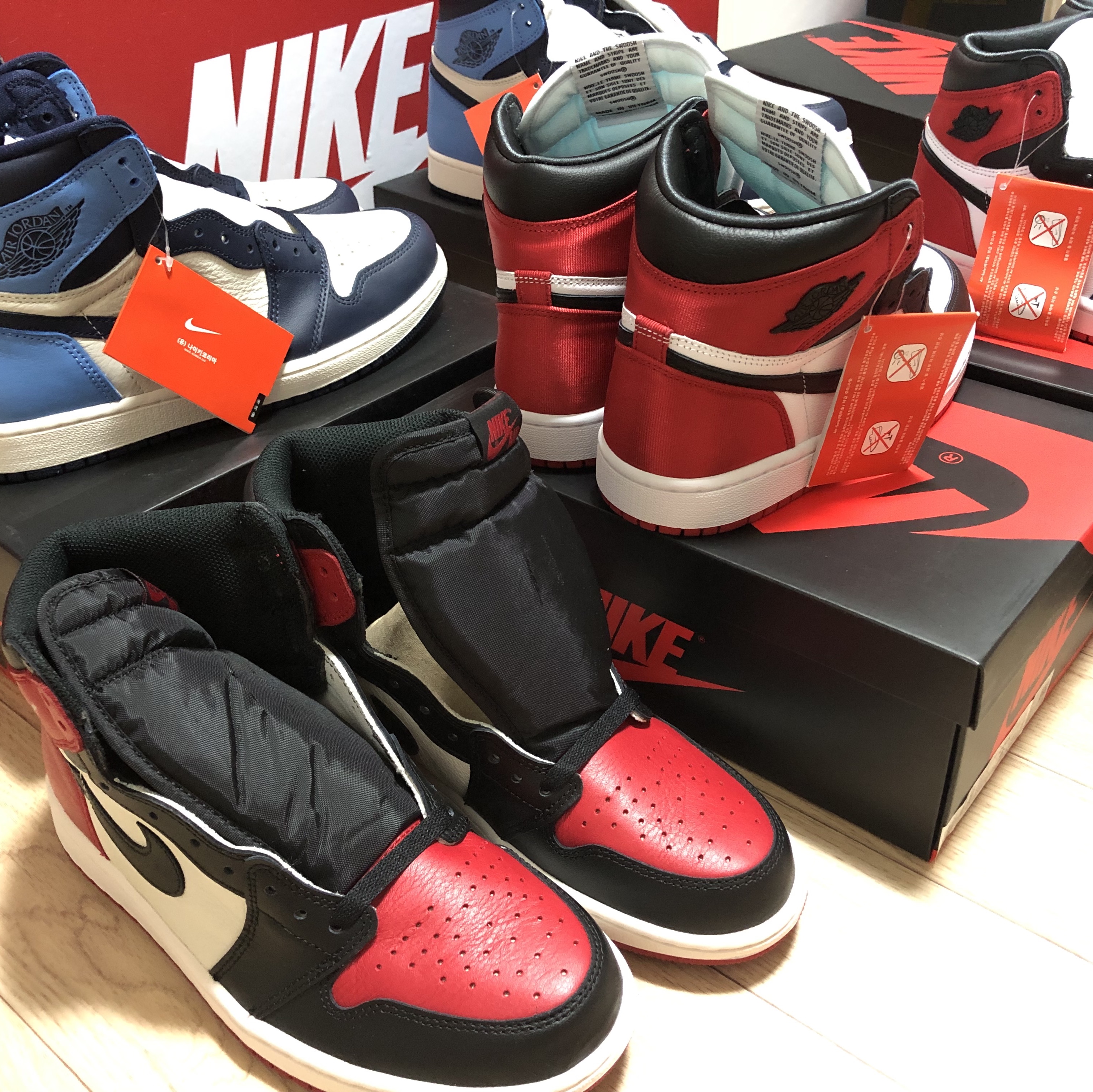 (W) Jordan 1 Retro High Satin Black Toe, Jordan 1 Retro High Obsidian UNC 착용 스타일 - 1