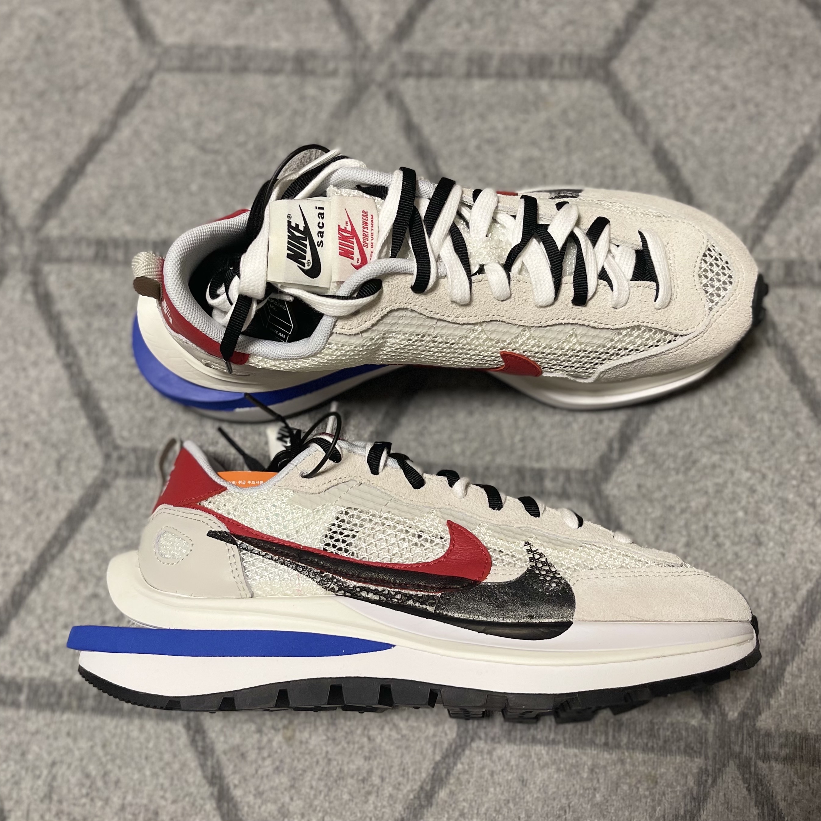 Nike x Sacai VaporWaffle Royal Fuchsia 착용 스타일