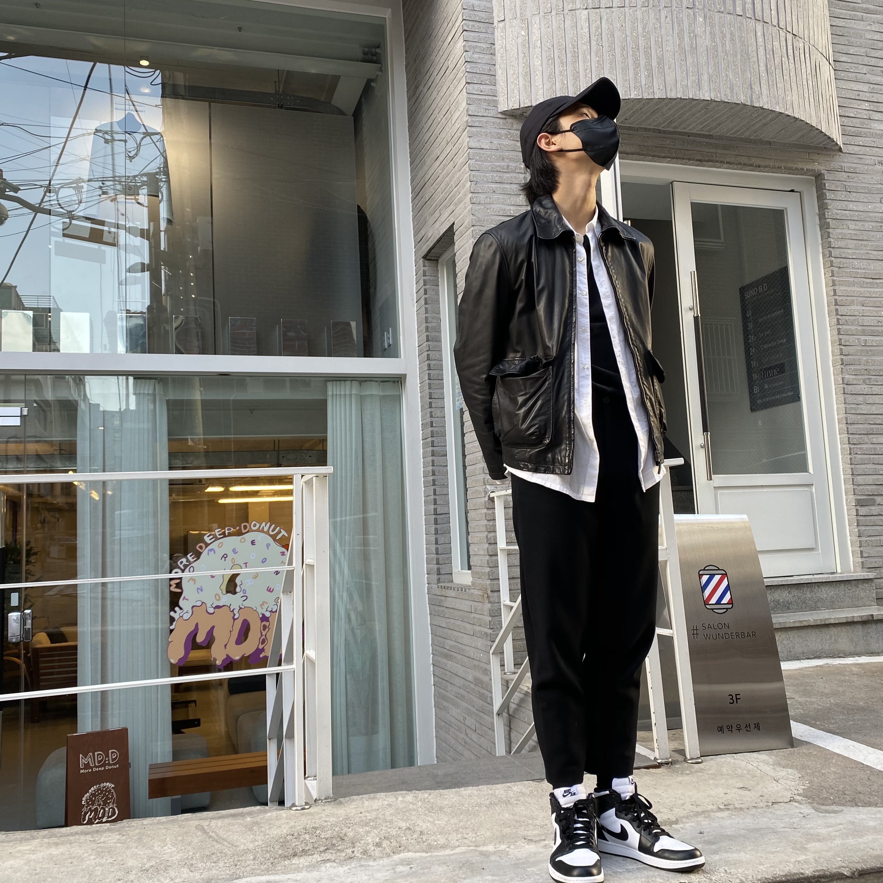 Jordan 1 Retro High OG Black White 2014, Nike Air Force 1 '07 Low White 착용 스타일 - 2