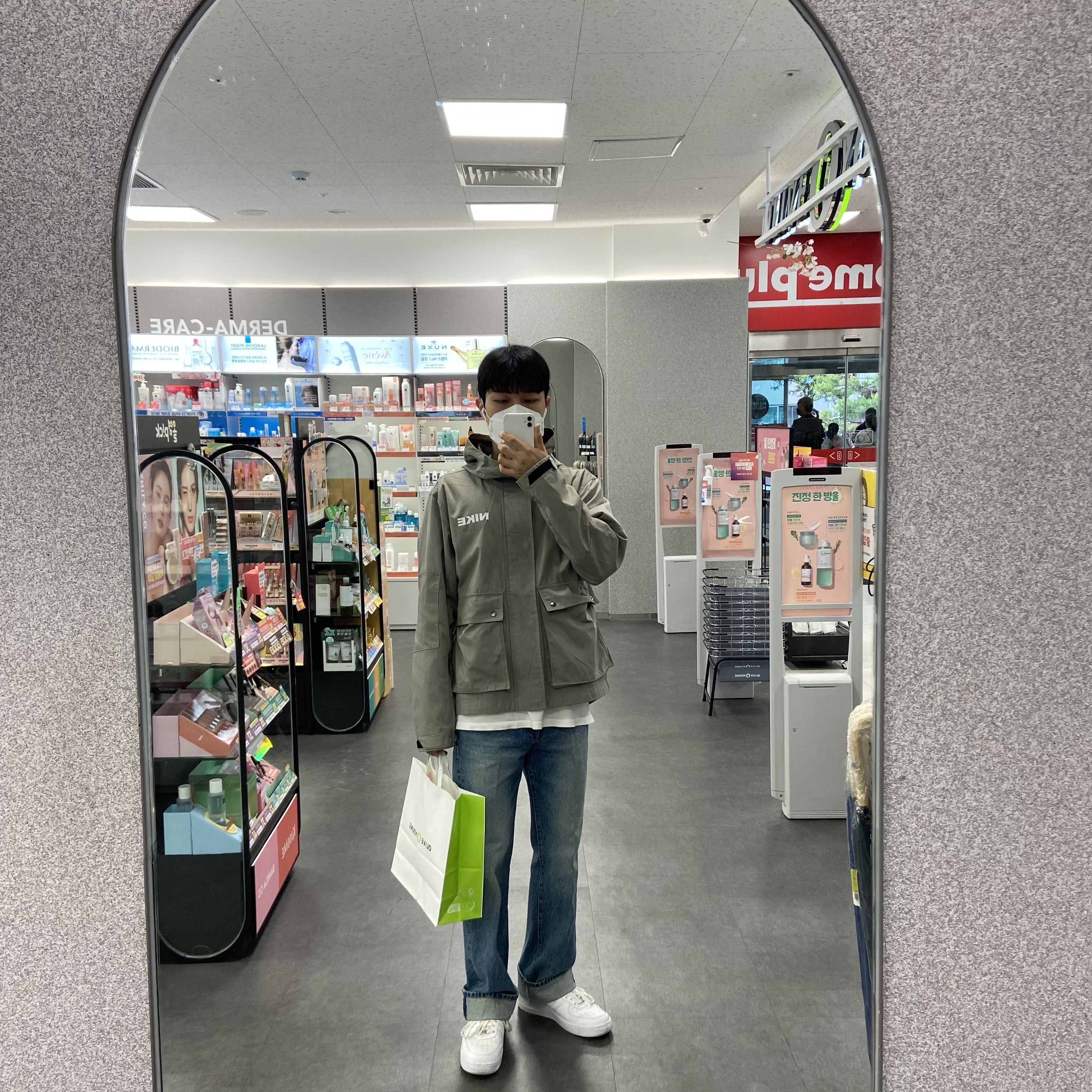 Nike Air Force 1 '07 Low White 착용 스타일