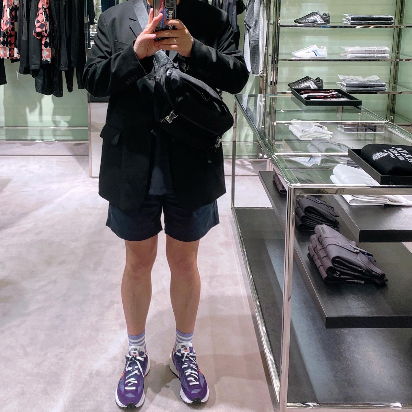 Nike x Sacai VaporWaffle Dark Iris 착용 스타일 - 5
