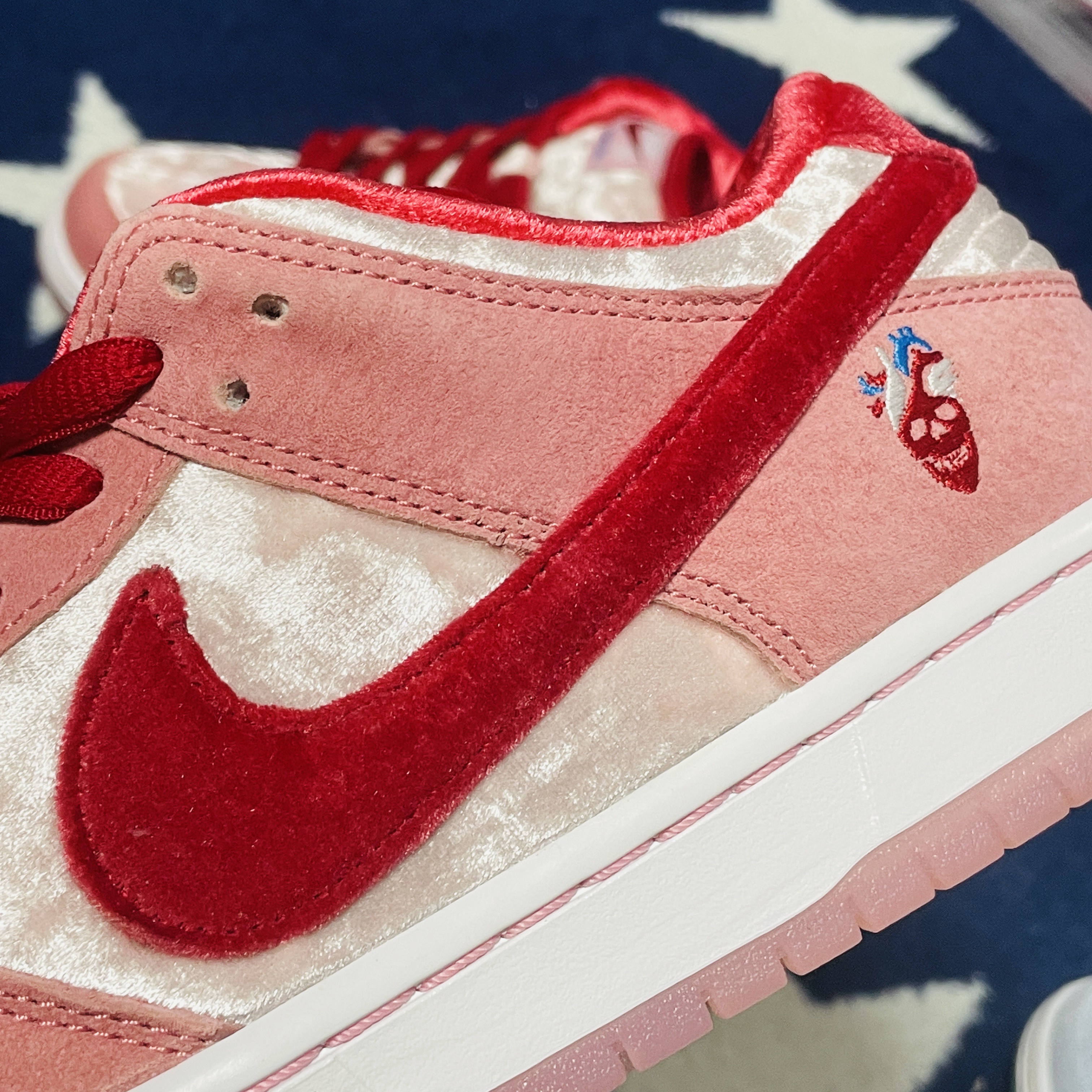 Nike x StrangeLove SB Dunk Low Pink (Regular Box) 착용 스타일 - 3