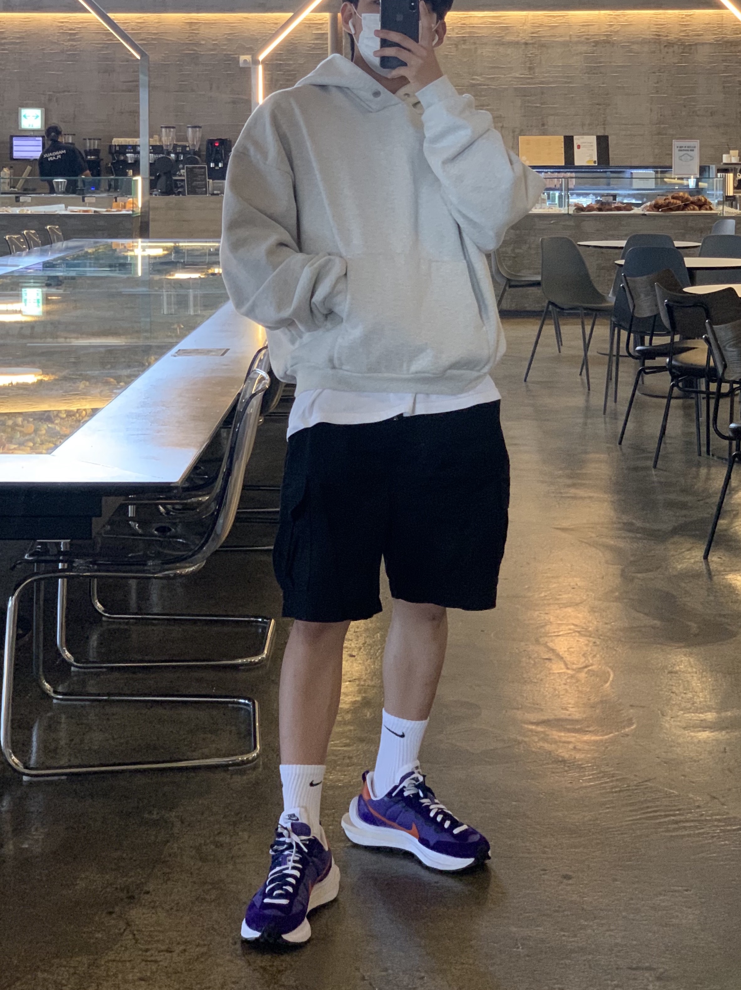 Nike x Sacai VaporWaffle Dark Iris 착용 스타일