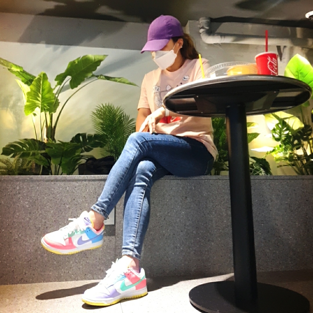 (W) Nike Dunk Low SE Candy 착용 스타일