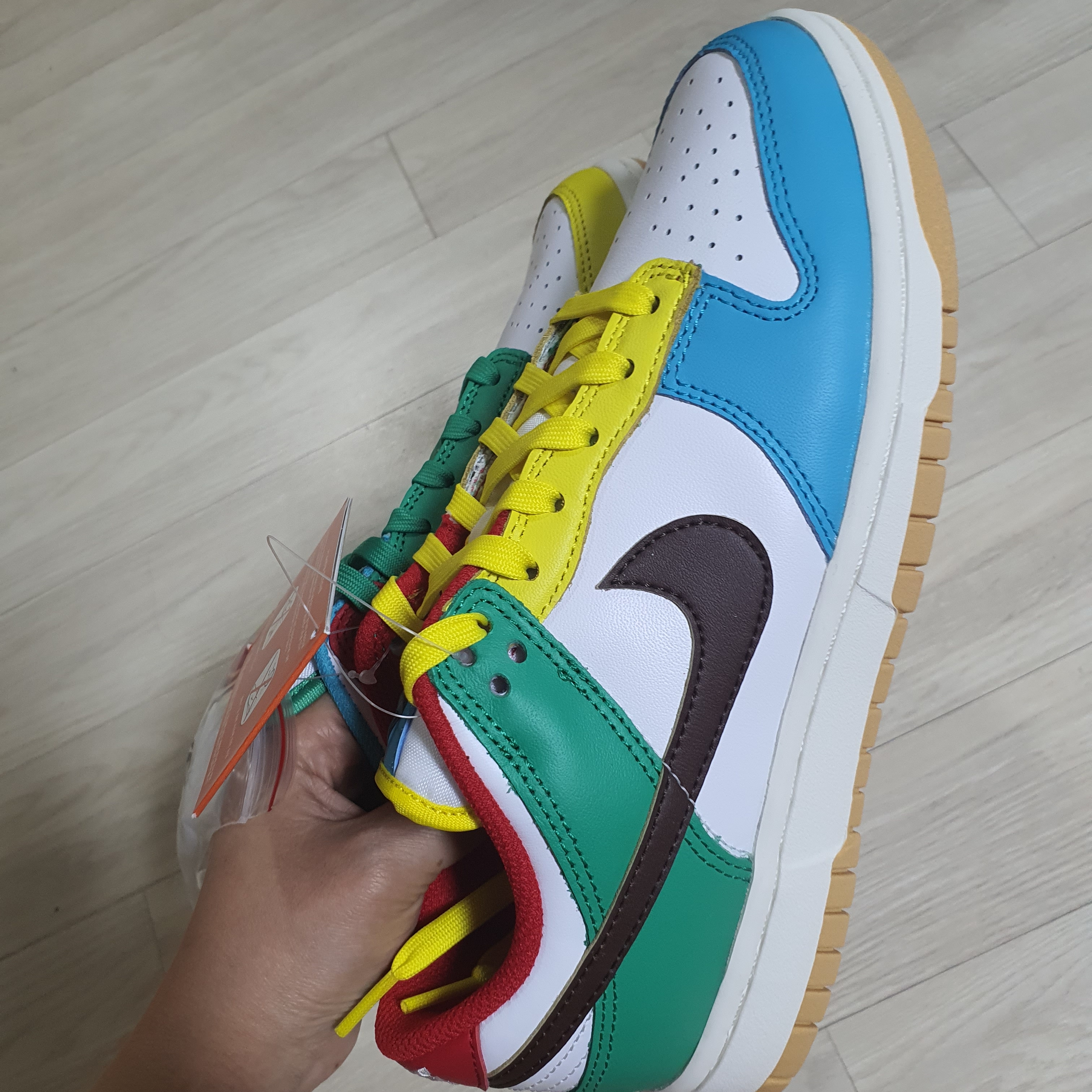 Nike Dunk Low SE Free.99 White 착용 스타일 - 2