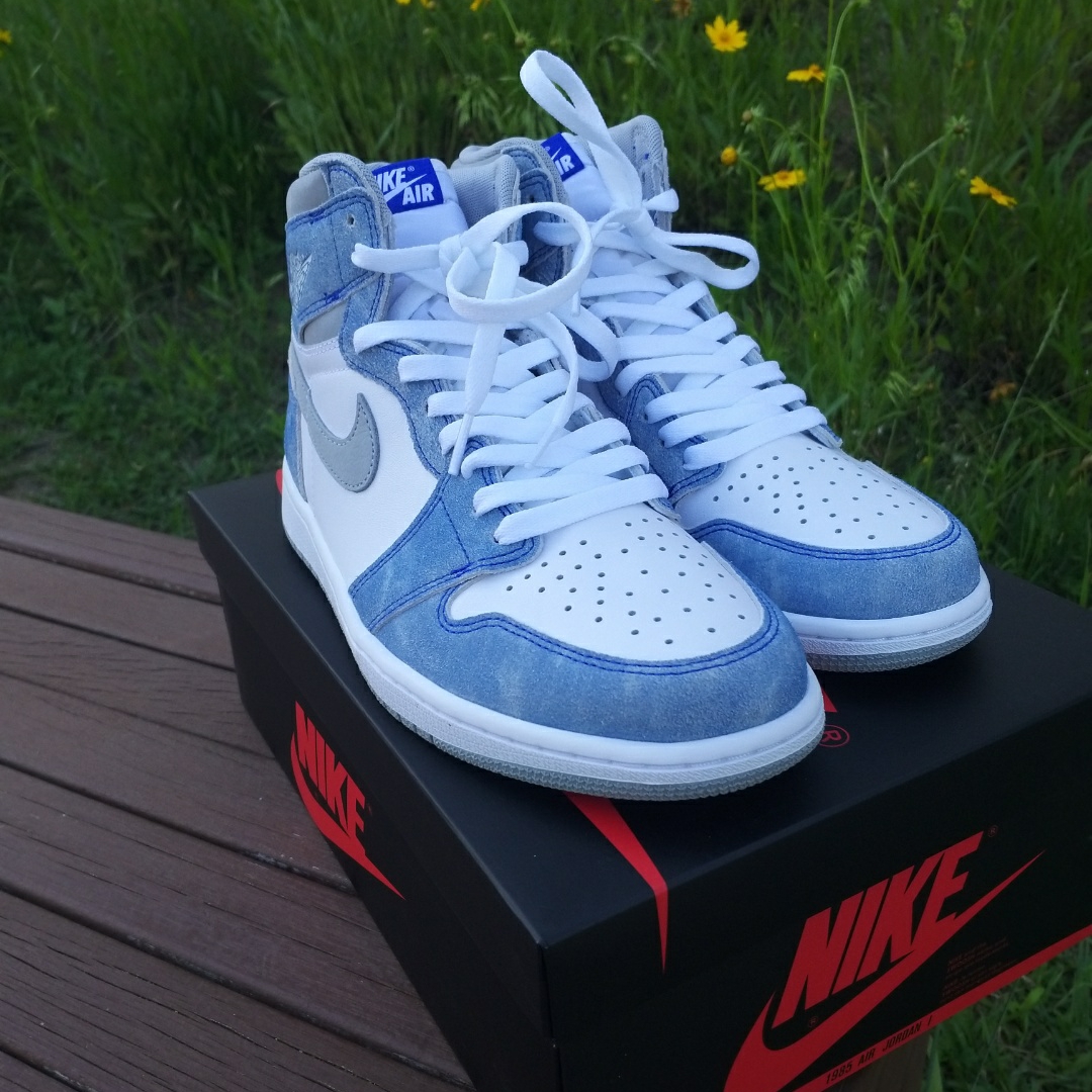 Jordan 1 Retro High OG Hyper Royal 착용 스타일 - 1