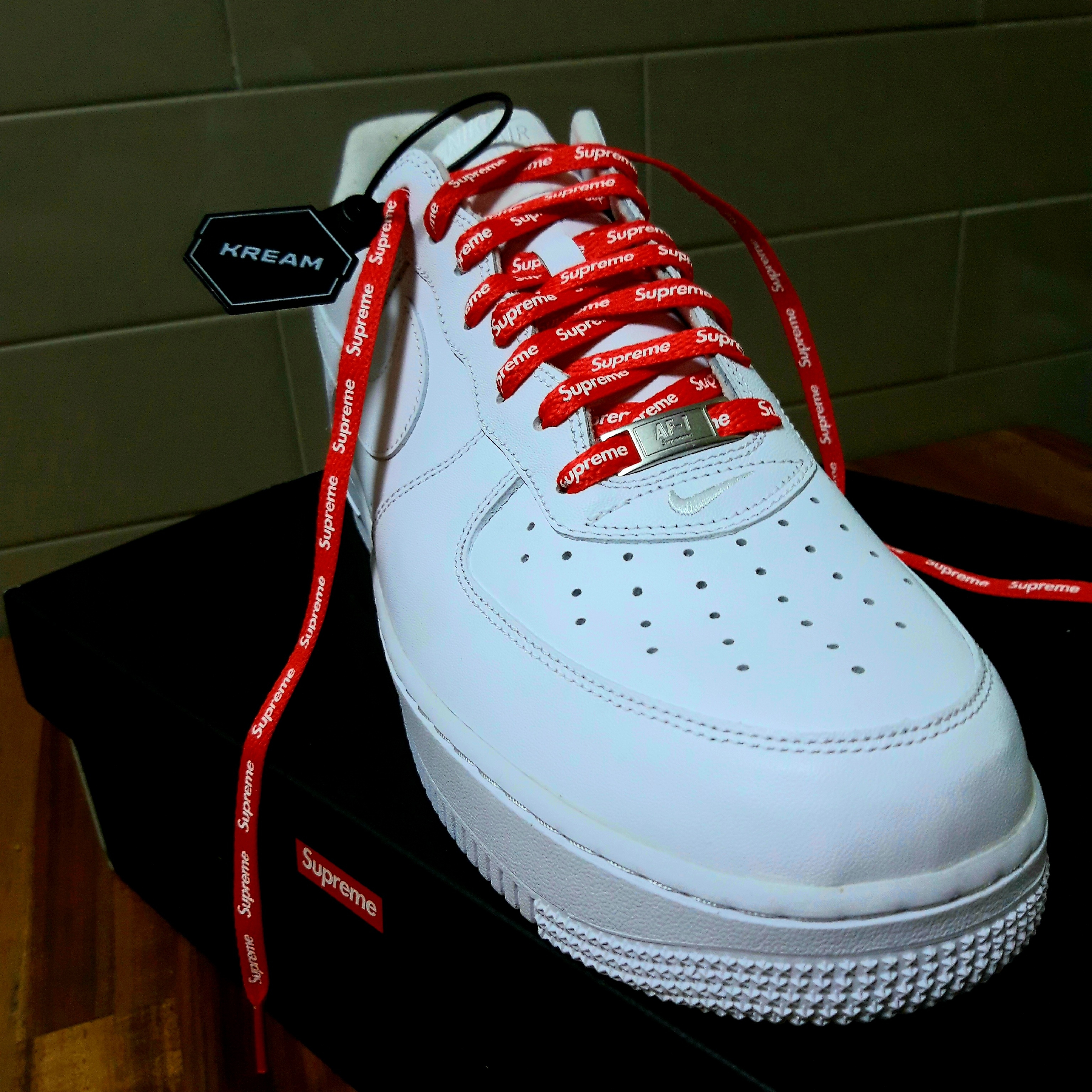 Nike x Supreme Air Force 1 Low White 착용 스타일