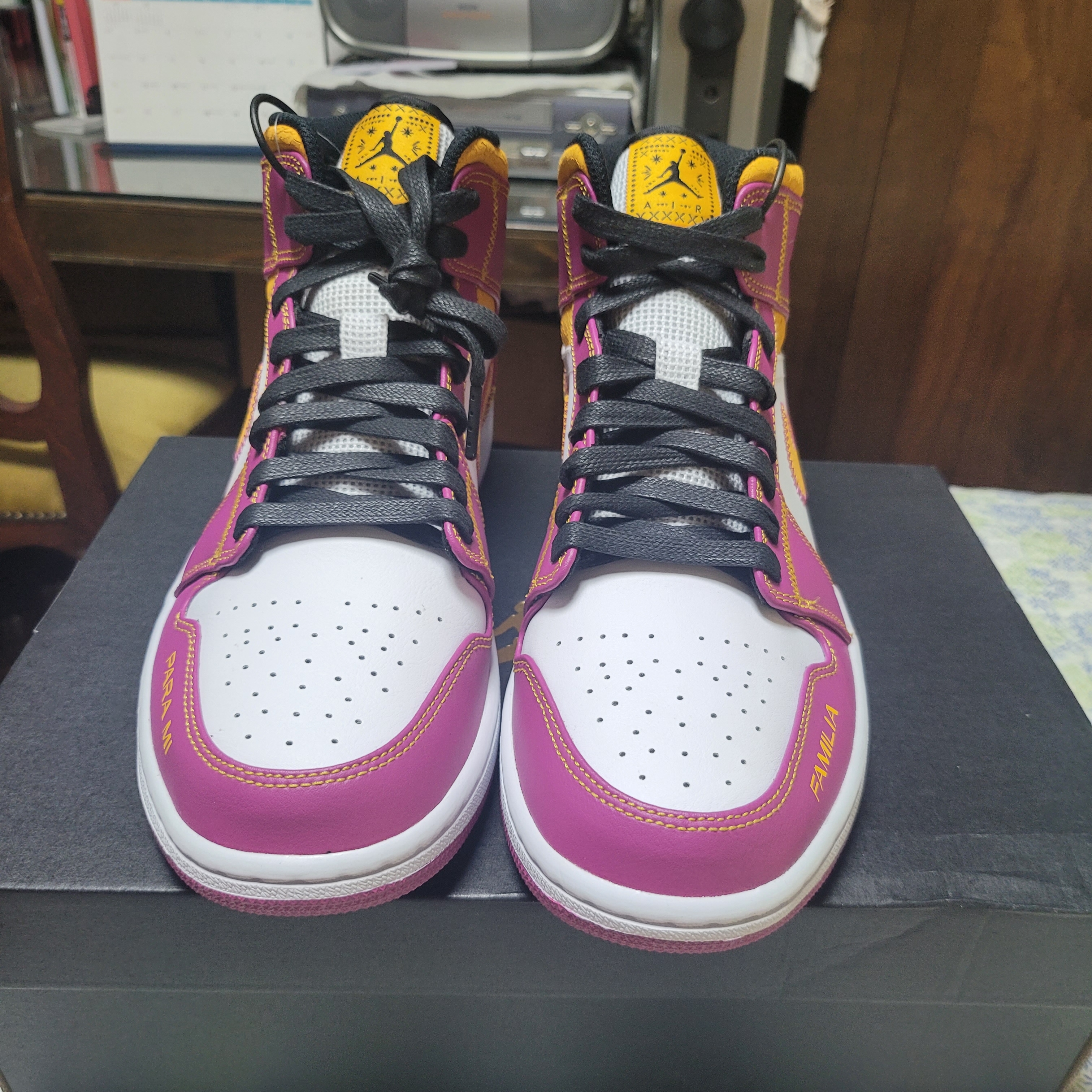 Jordan 1 Mid DOD Familia 착용 스타일 - 2