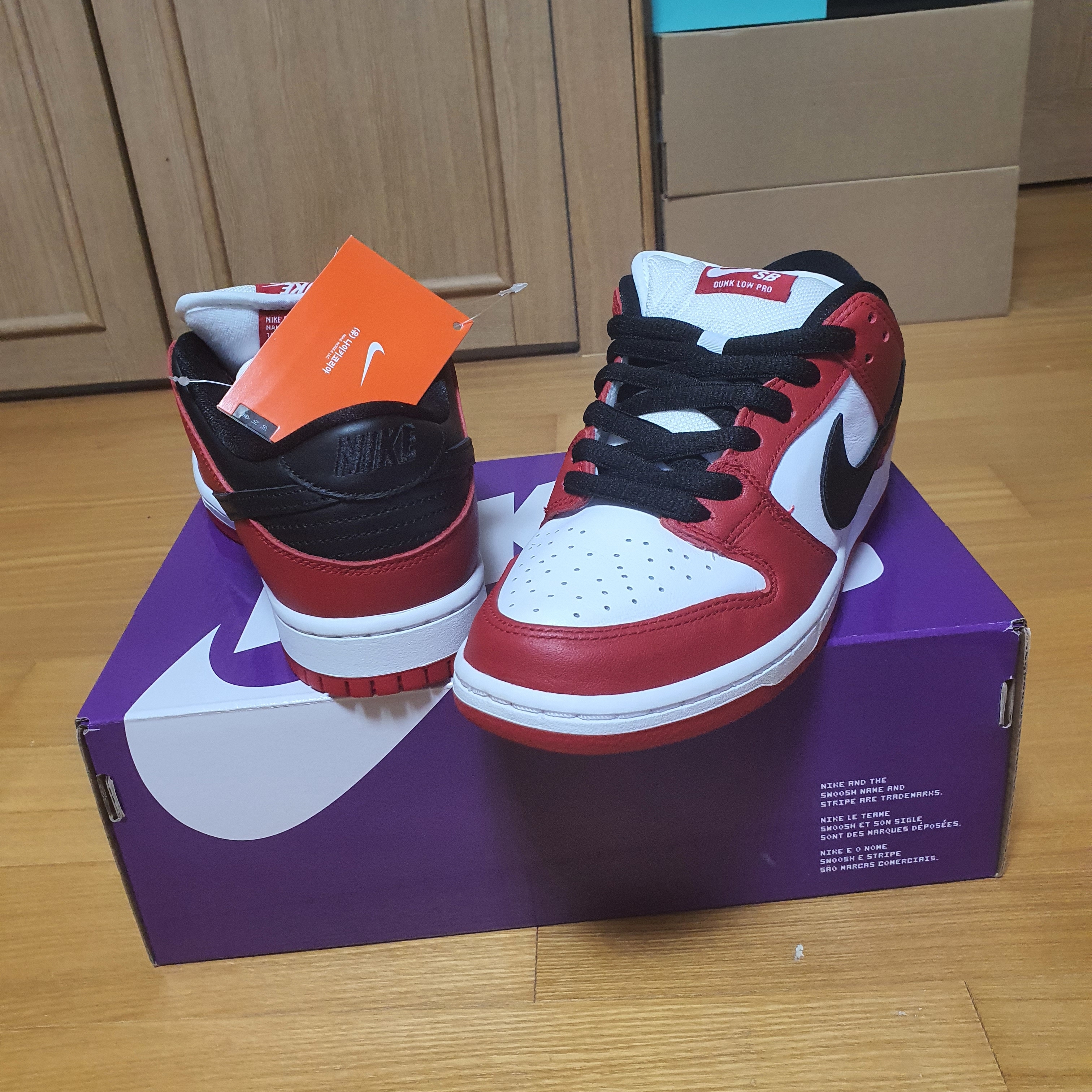 Nike SB Dunk Low Pro Chicago 착용 스타일 - 3