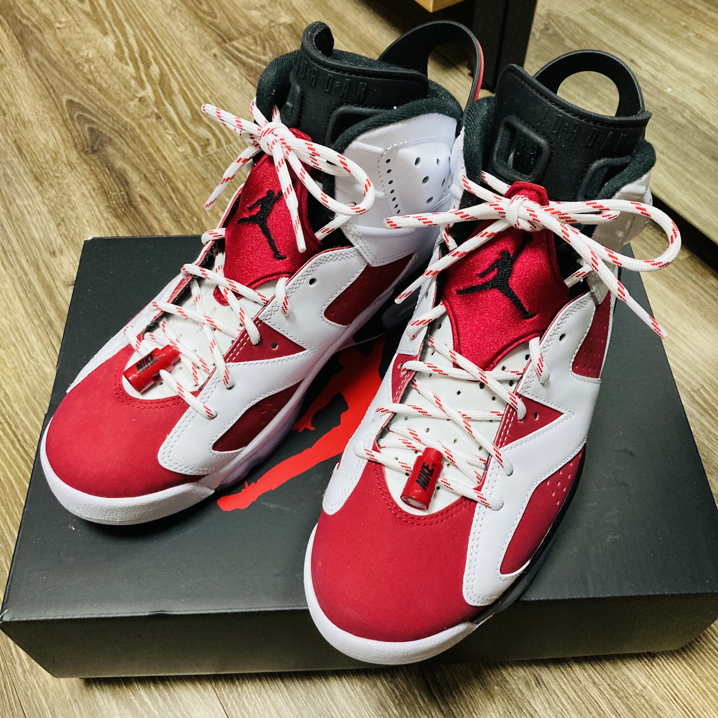 Jordan 6 Retro Carmine 2021 착용 스타일 - 2
