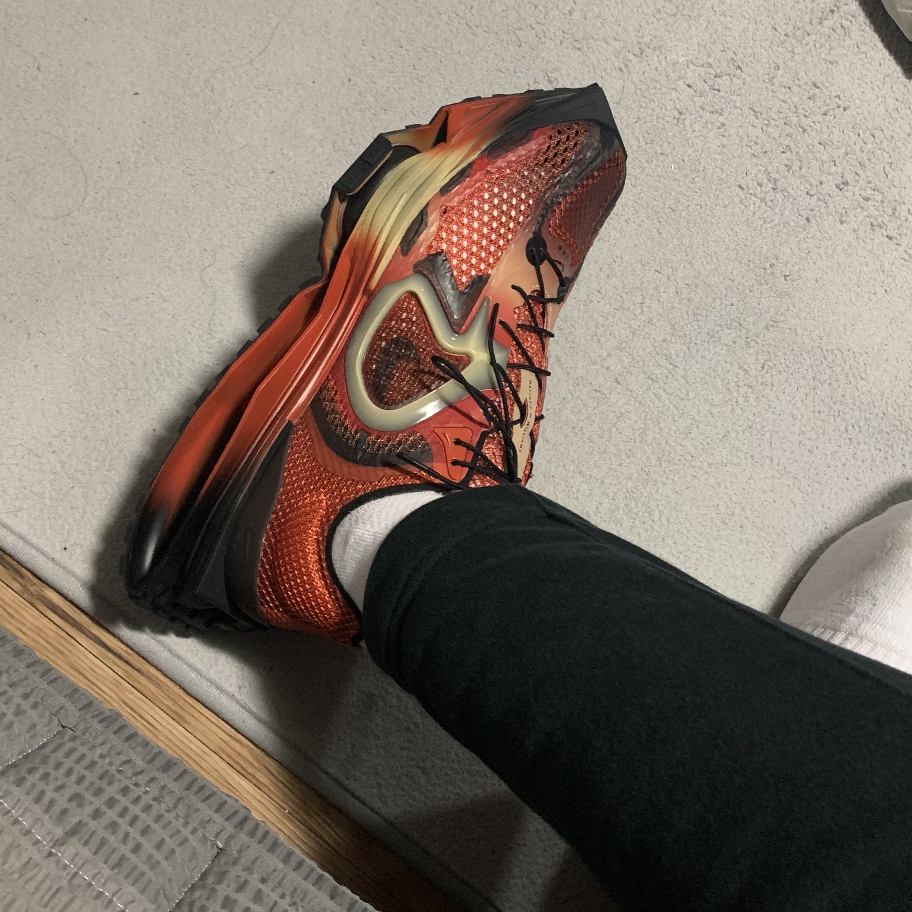 Nike x Matthew M Williams NRG Socks White, Nike x Matthew M Williams Zoom 004 Rust Factor 착용 스타일 - 1