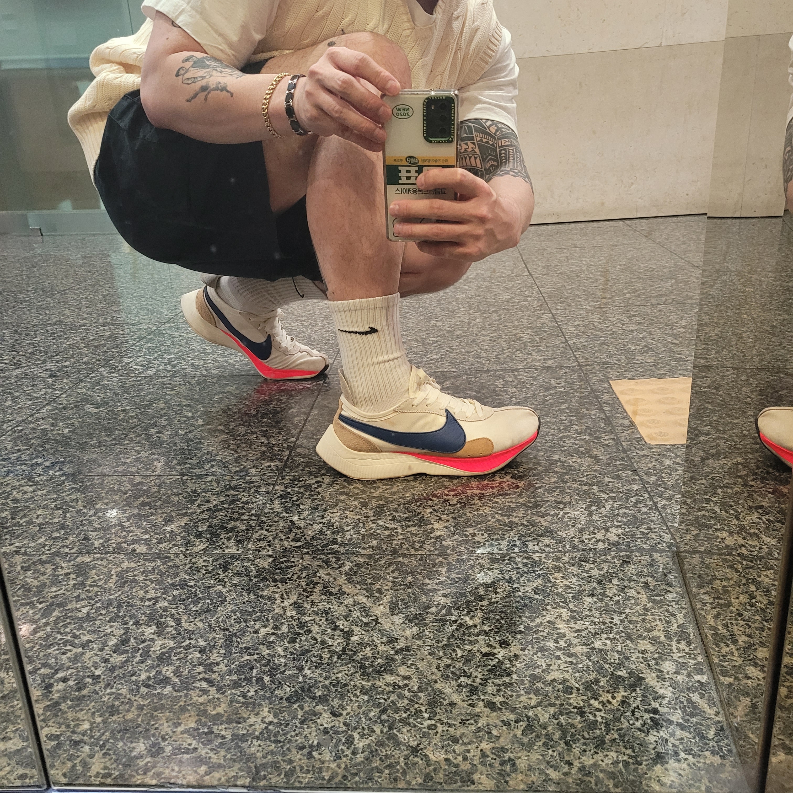 Nike Moon Racer Sail Solar Blue 착용 스타일