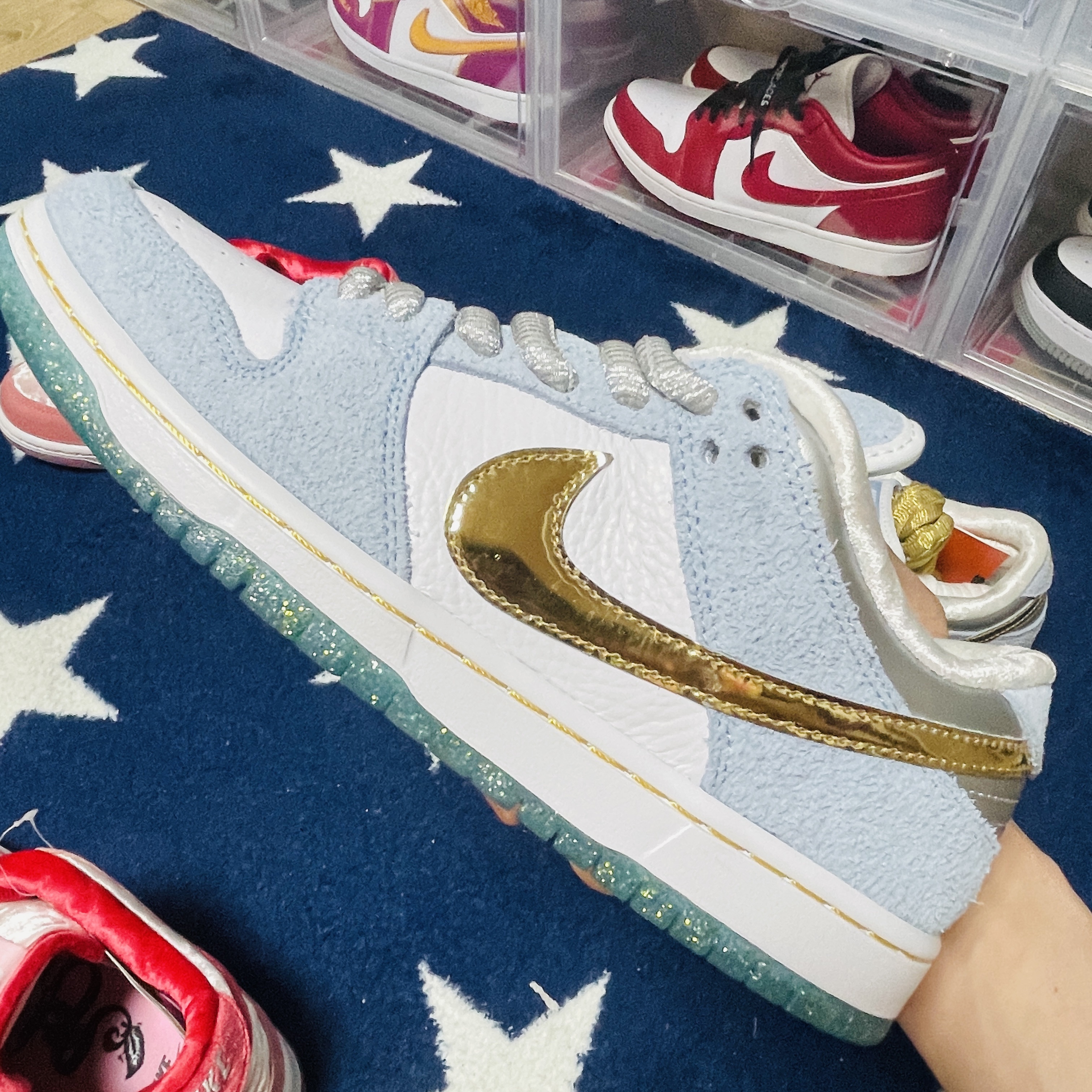 Nike x Sean Cliver SB Dunk Low Holiday Special 착용 스타일 - 2