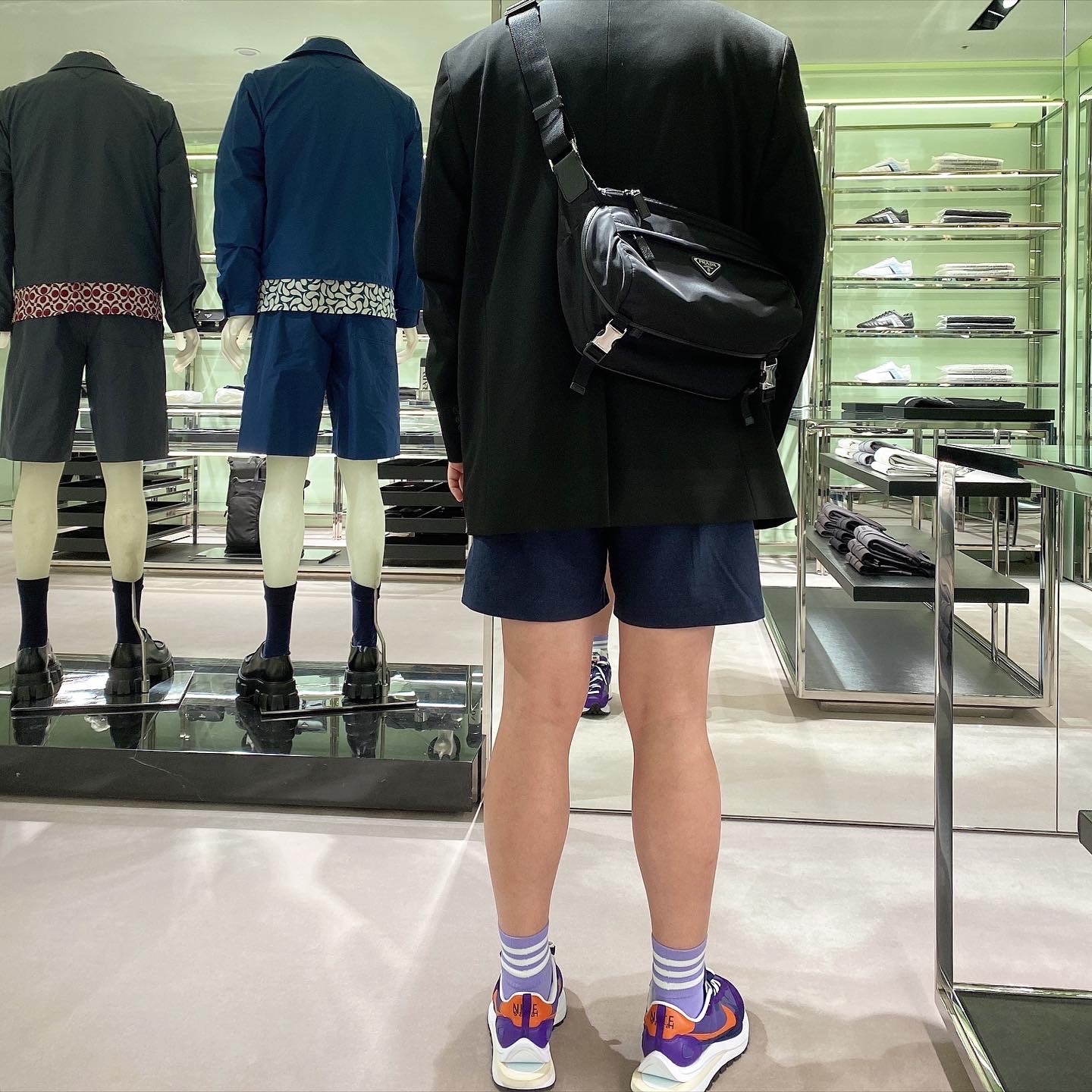 Nike x Sacai VaporWaffle Dark Iris 착용 스타일 - 4
