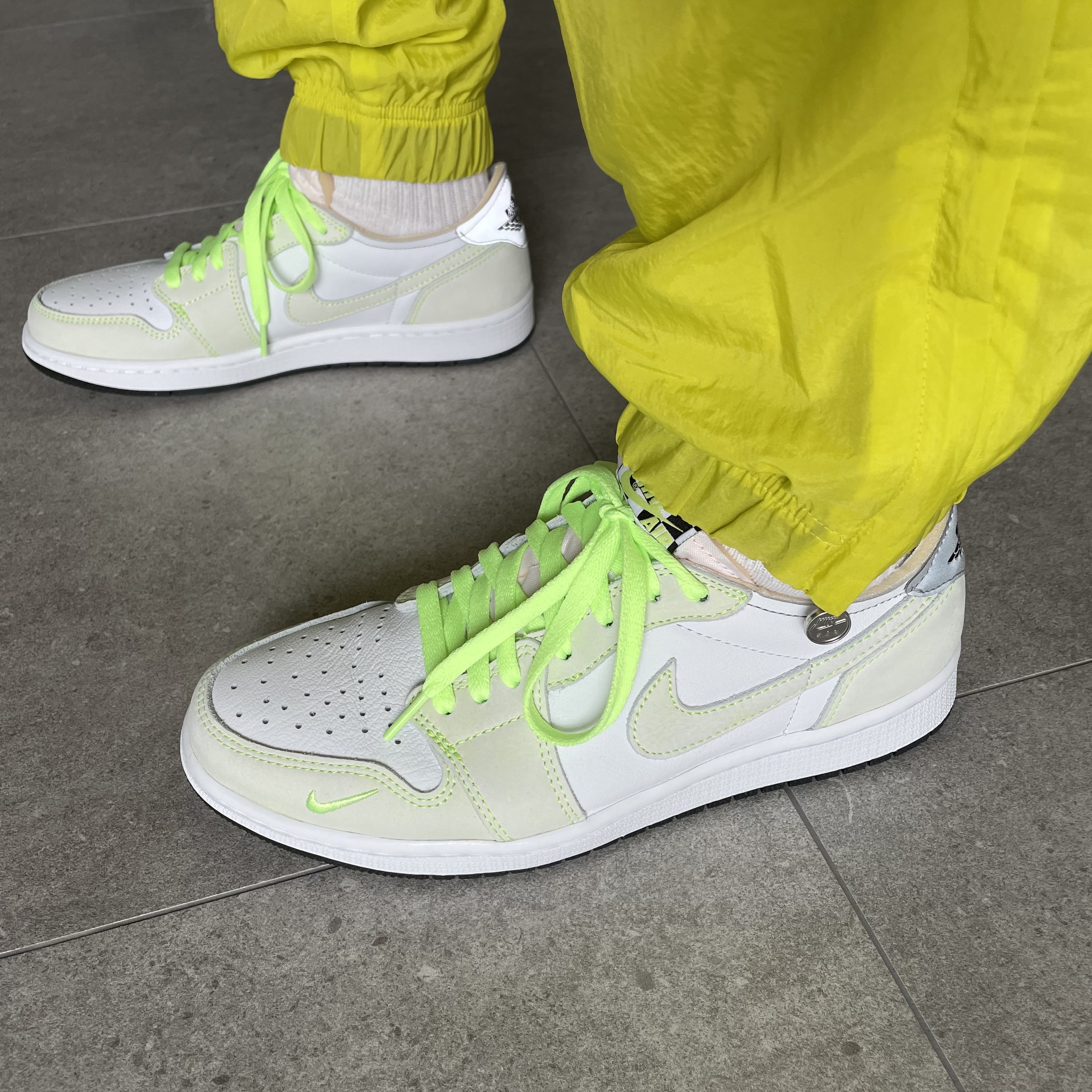 Jordan 1 Low OG Ghost Green 착용 스타일