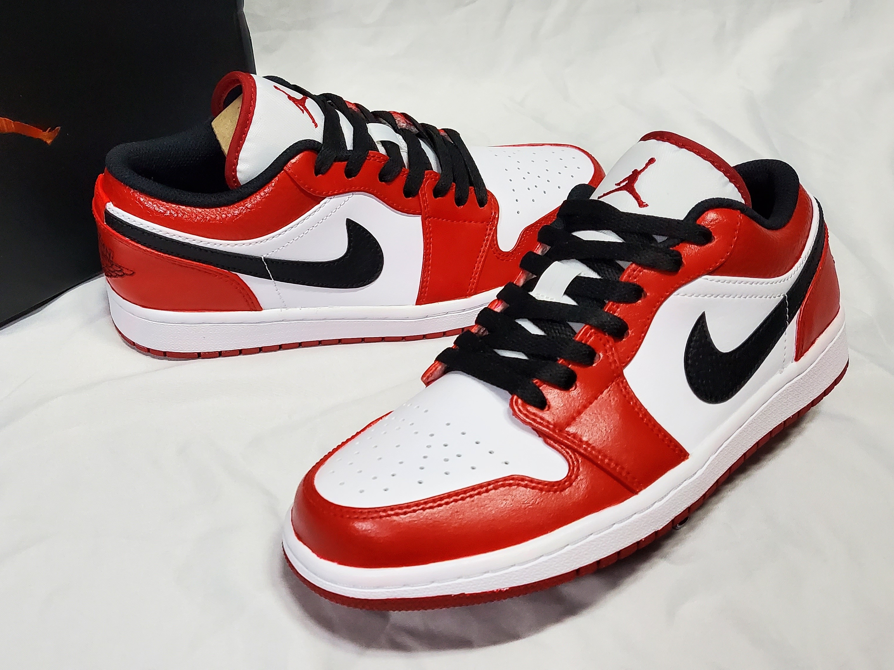 Jordan 1 Low White Red Black 착용 스타일