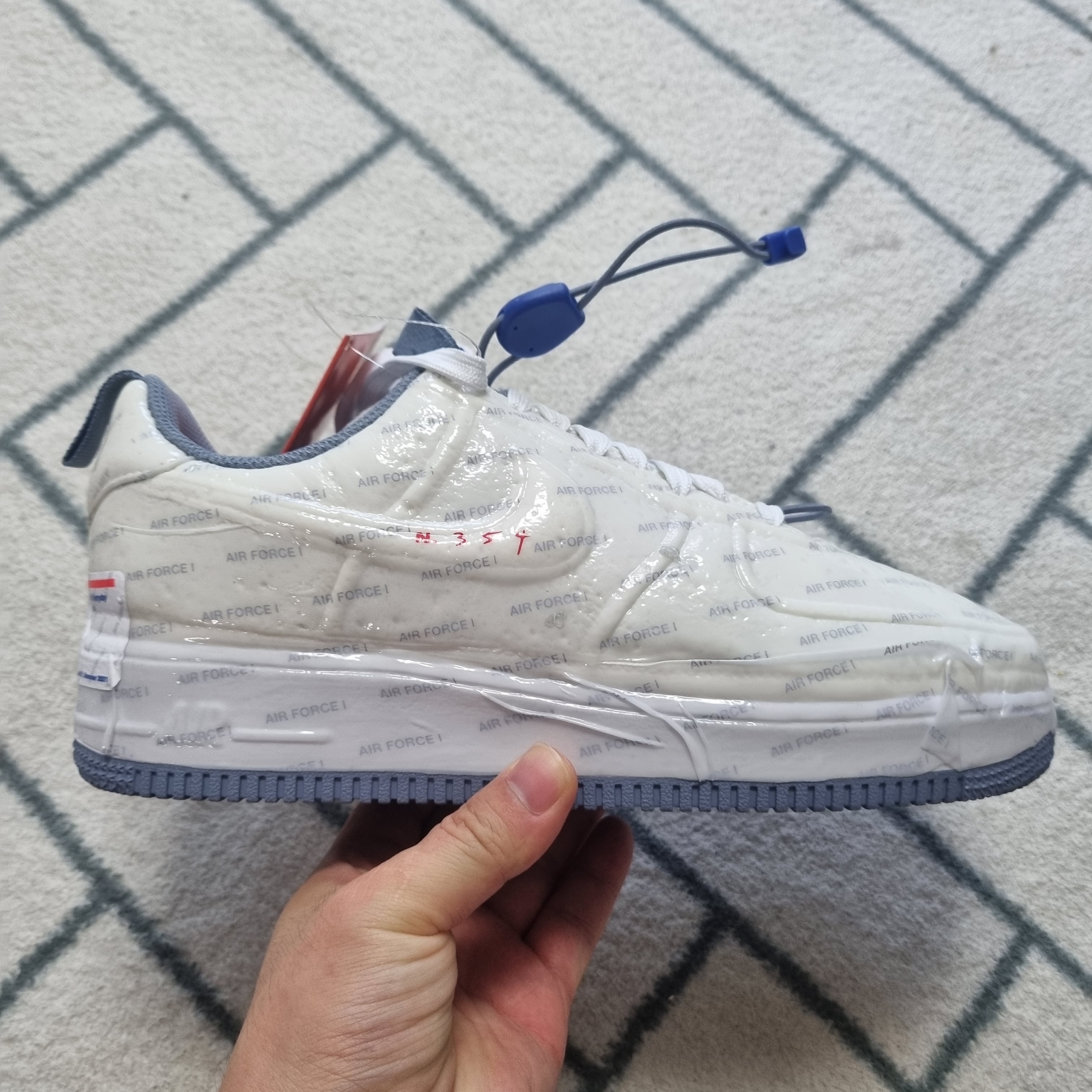 Nike Air Force 1 Low Experimental Postal Ghost 착용 스타일 - 2