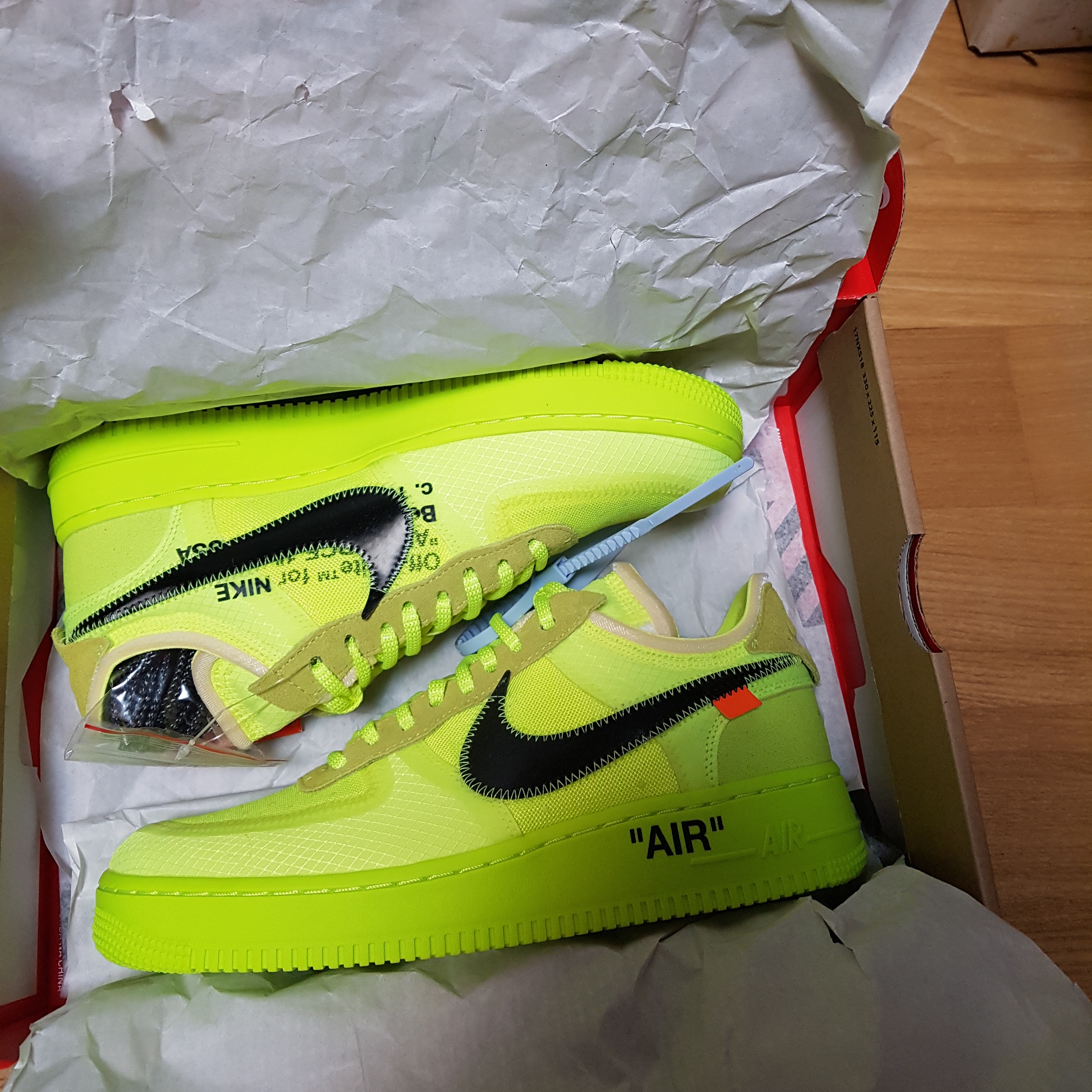 Nike x Off-White Air Force 1 Low Volt 착용 스타일 - 1
