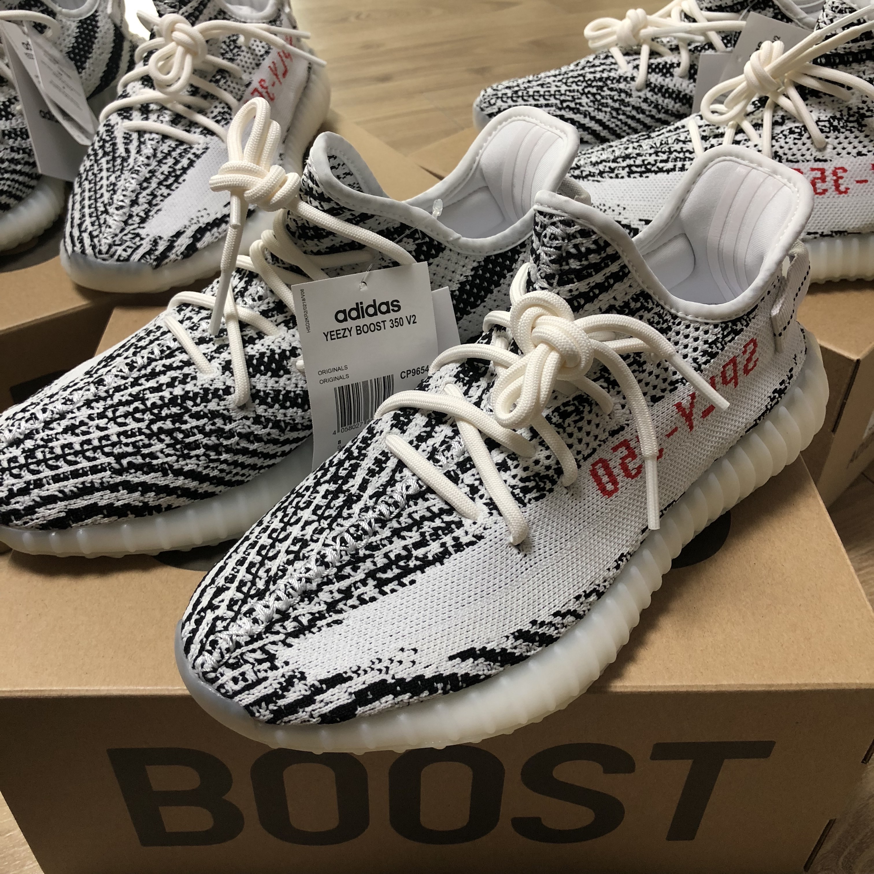 Adidas Yeezy Boost 350 V2 Zebra 2017/2019/2020 착용 스타일 - 3