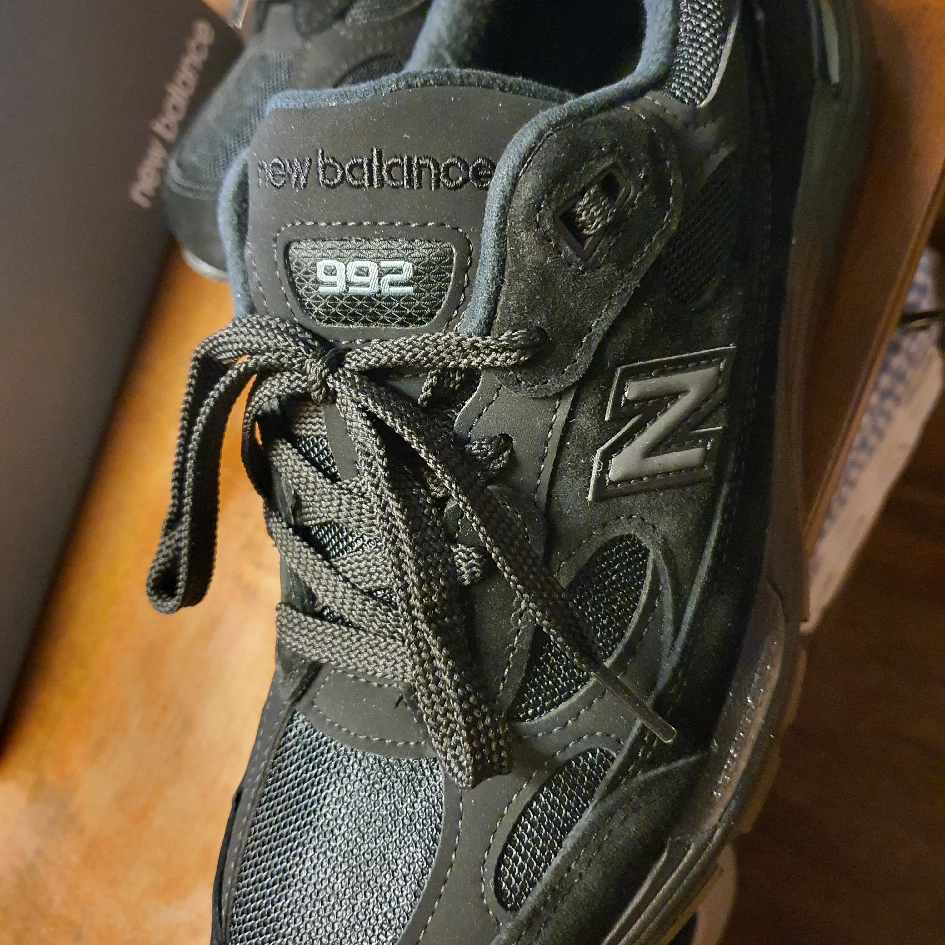 New Balance 992 Made in USA Triple Black 착용 스타일 - 1