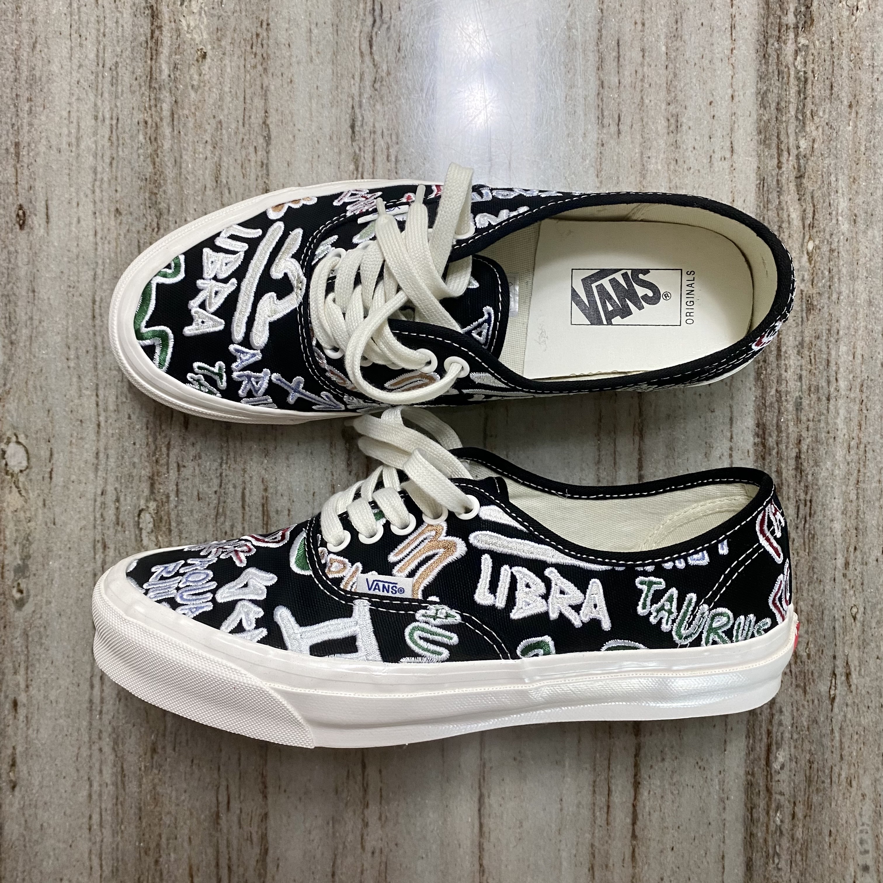 Vans Vault OG Authentic LX Zodiac 착용 스타일 - 3