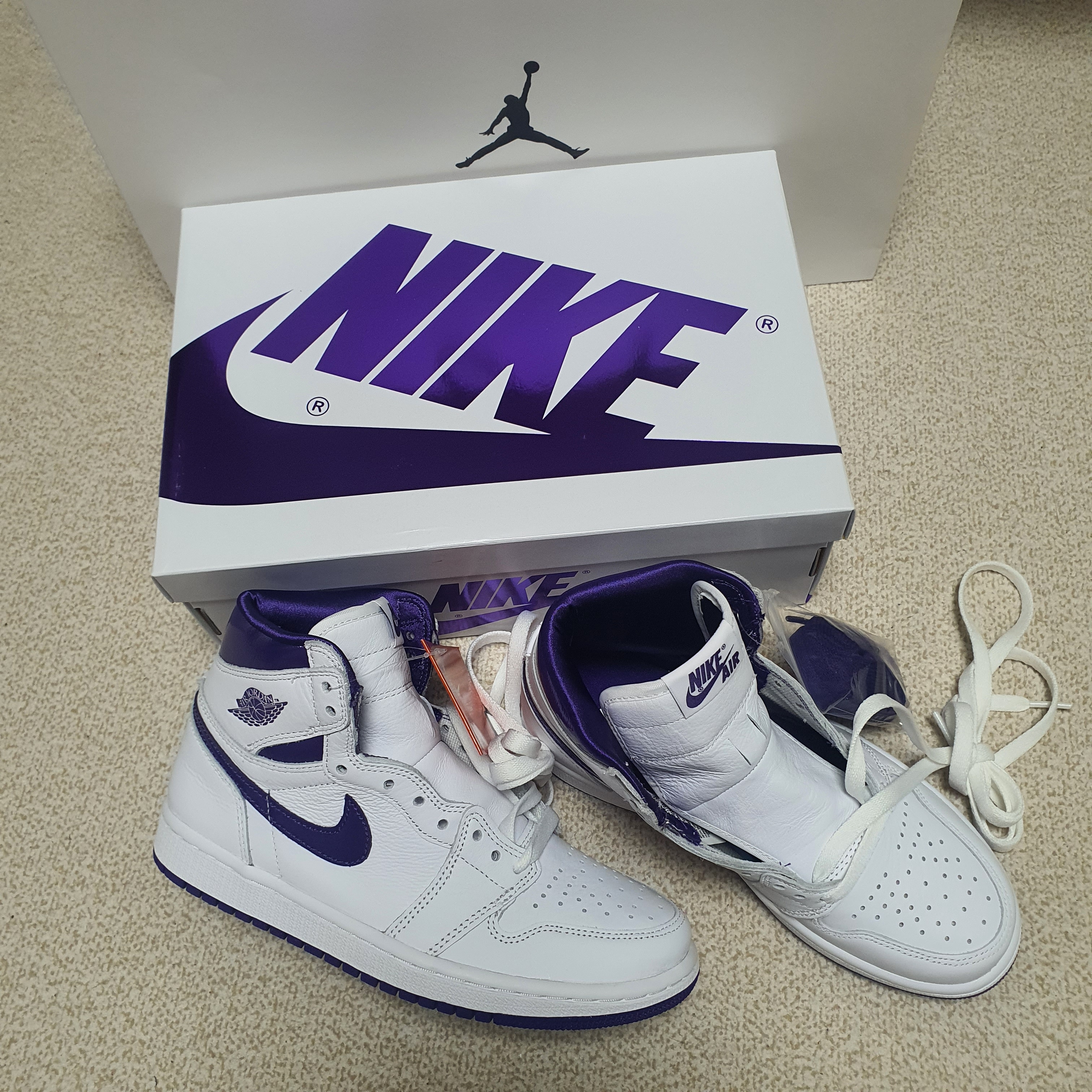 (W) Jordan 1 High OG Court Purple 착용 스타일 - 1